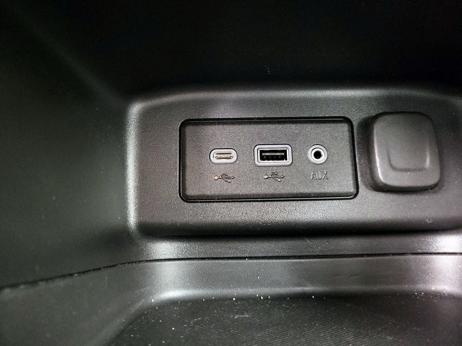 Thumbnail: 2022 Chevrolet Equinox - 18