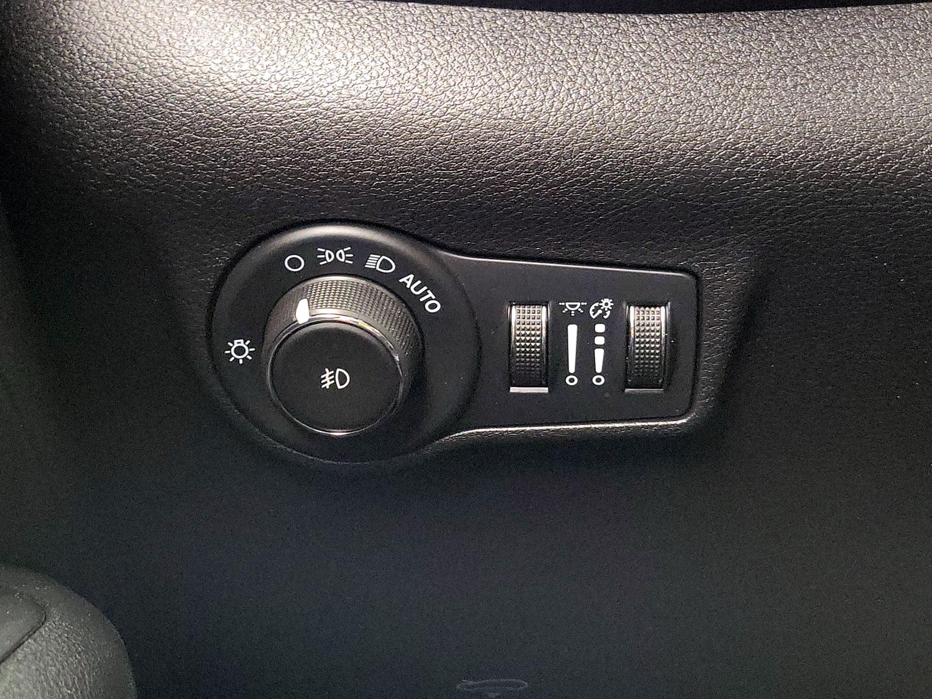 Thumbnail: 2022 Jeep Compass - 13