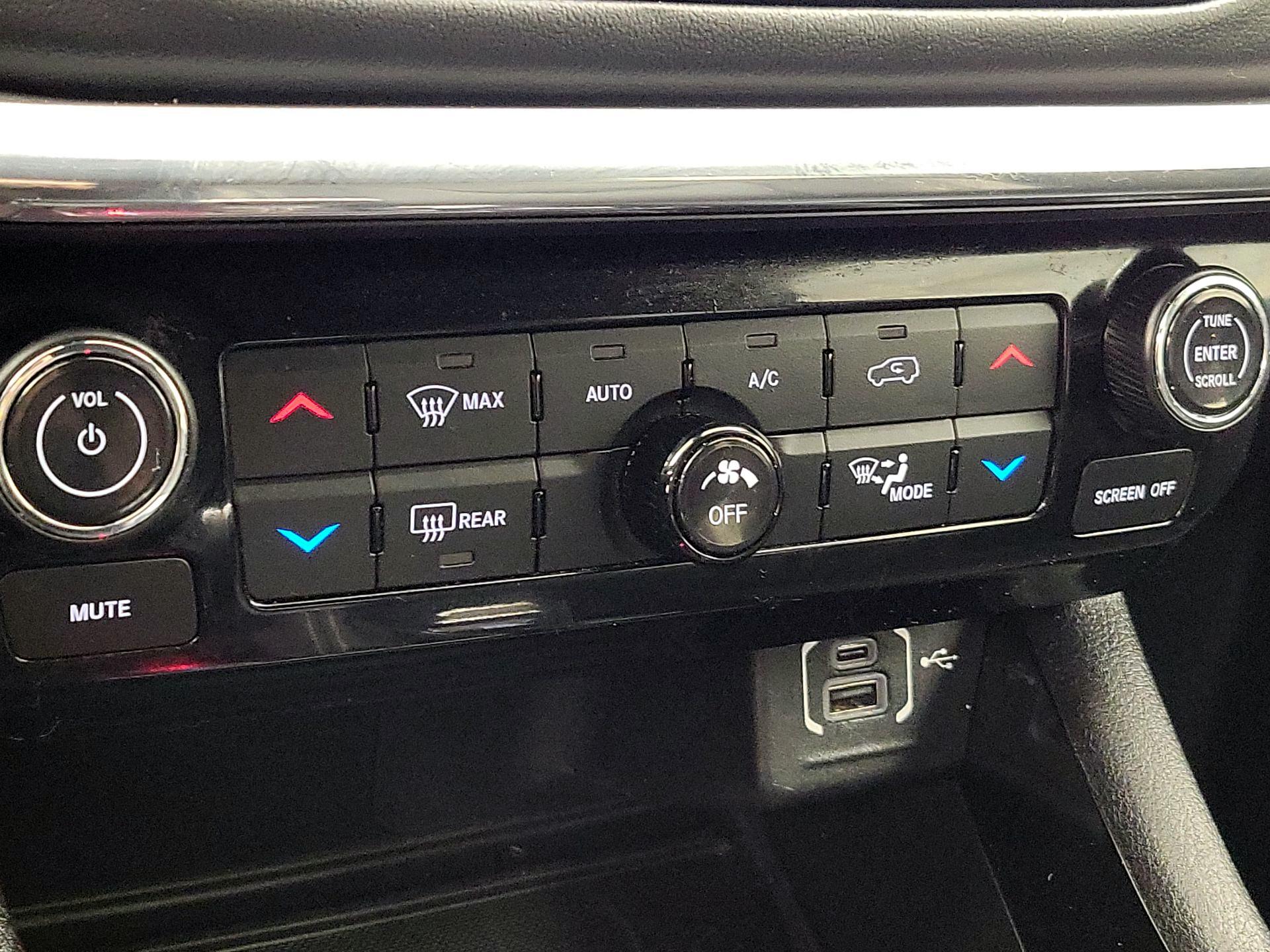 Thumbnail: 2022 Jeep Compass - 17