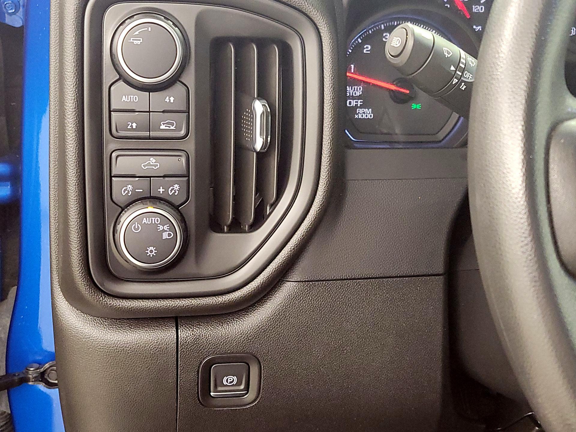 Thumbnail: 2022 Chevrolet Silverado 1500 - 13