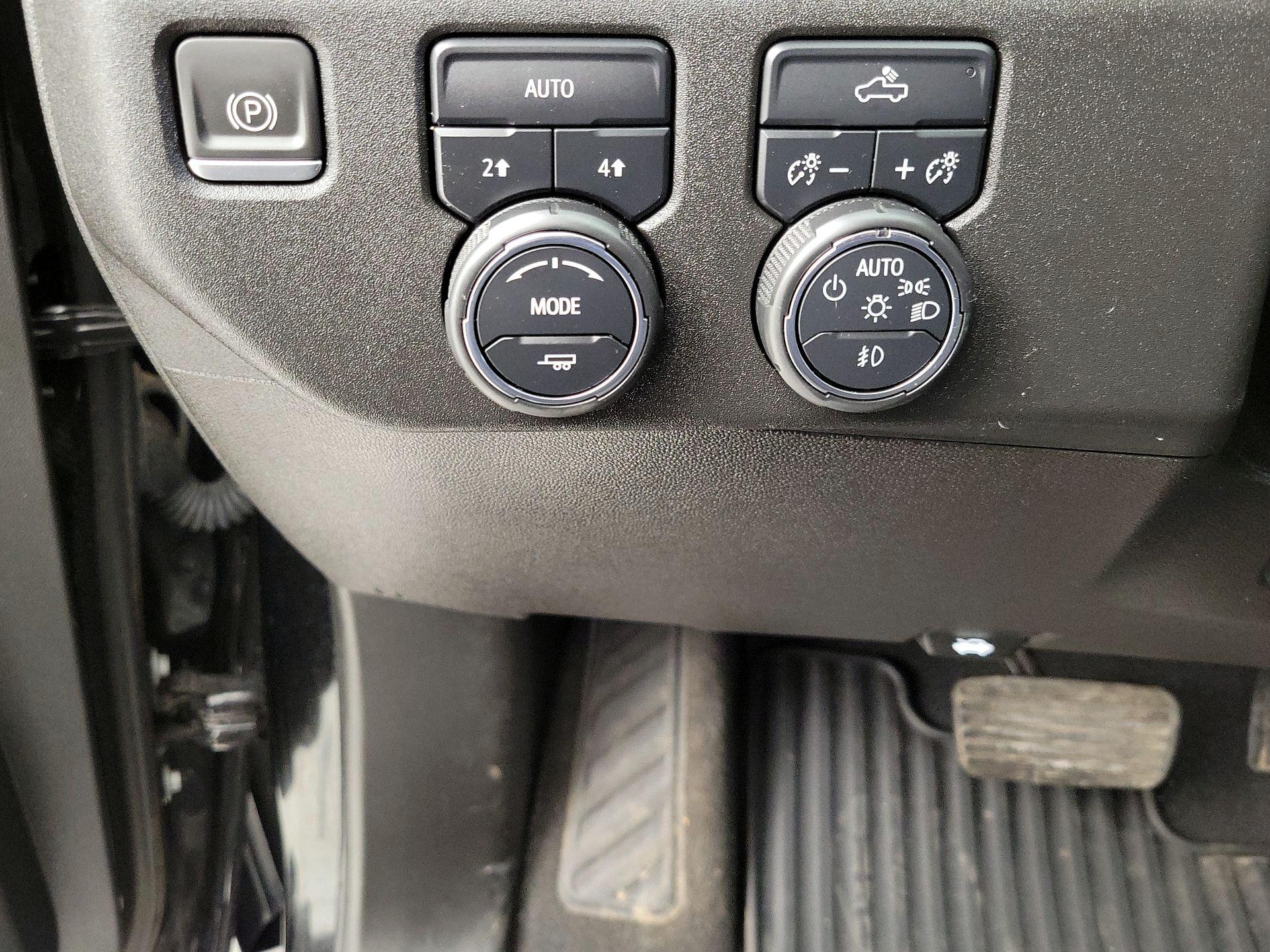 Thumbnail: 2023 Chevrolet Silverado 1500 - 13