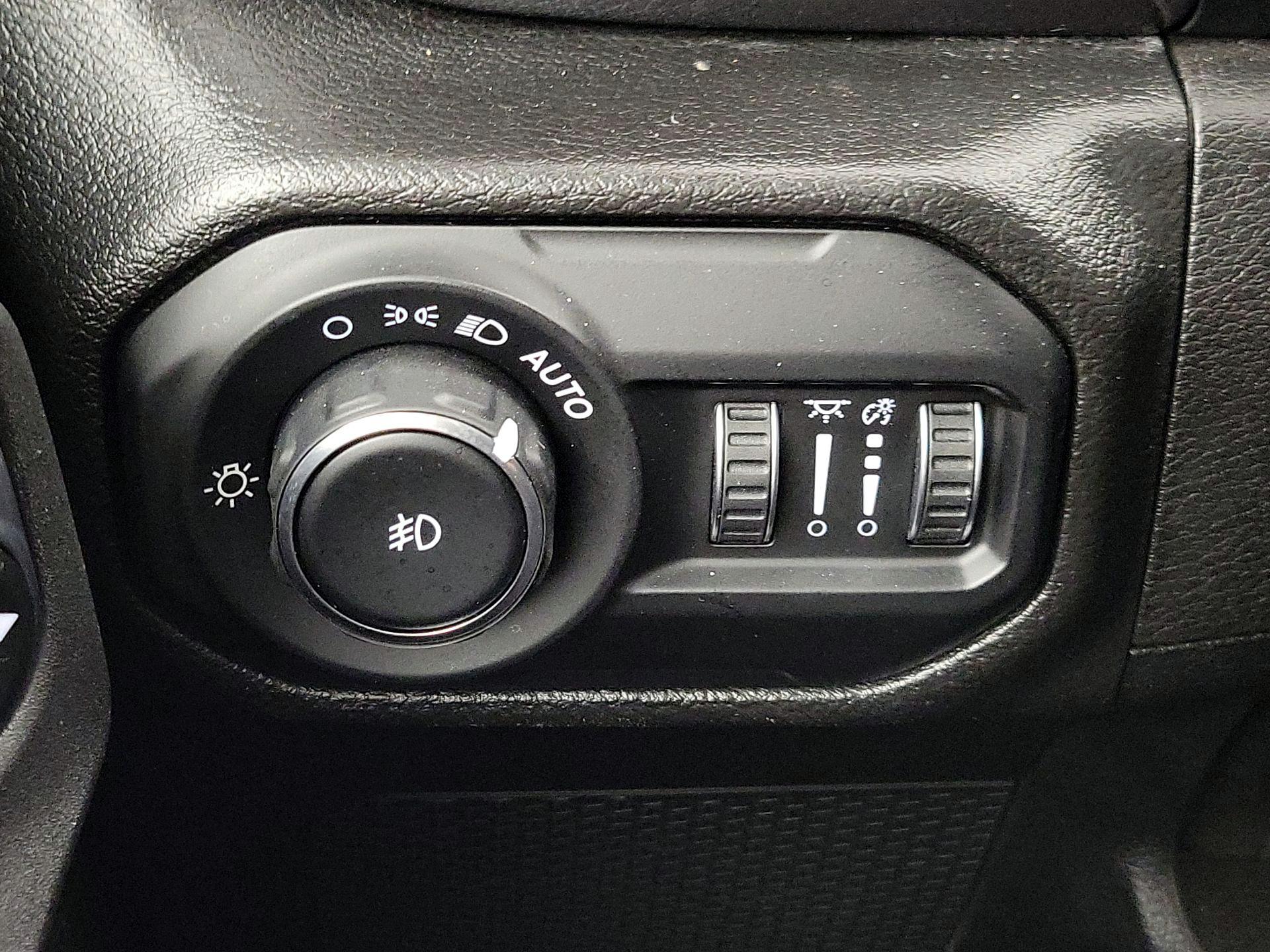 Thumbnail: 2021 Jeep Wrangler - 13