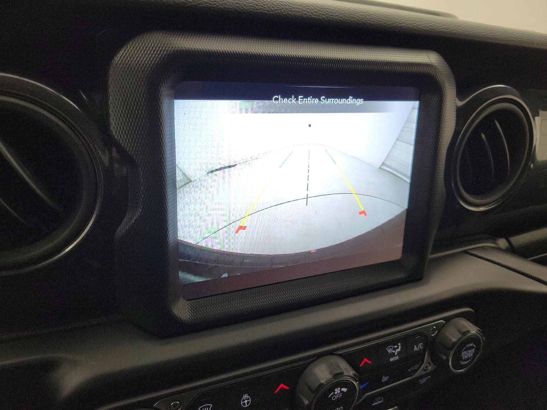 Thumbnail: 2021 Jeep Wrangler - 15