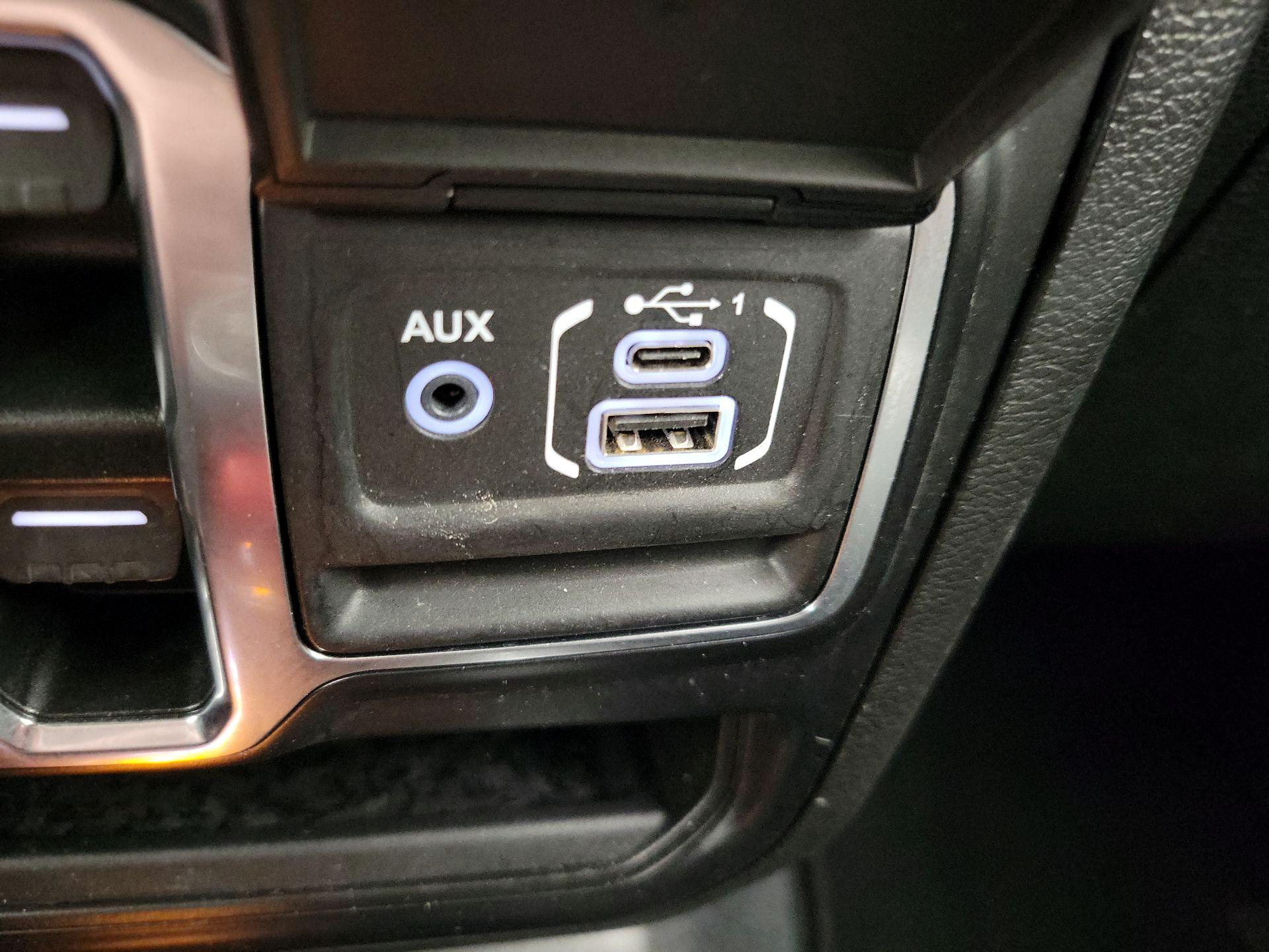 Thumbnail: 2021 Jeep Wrangler - 19