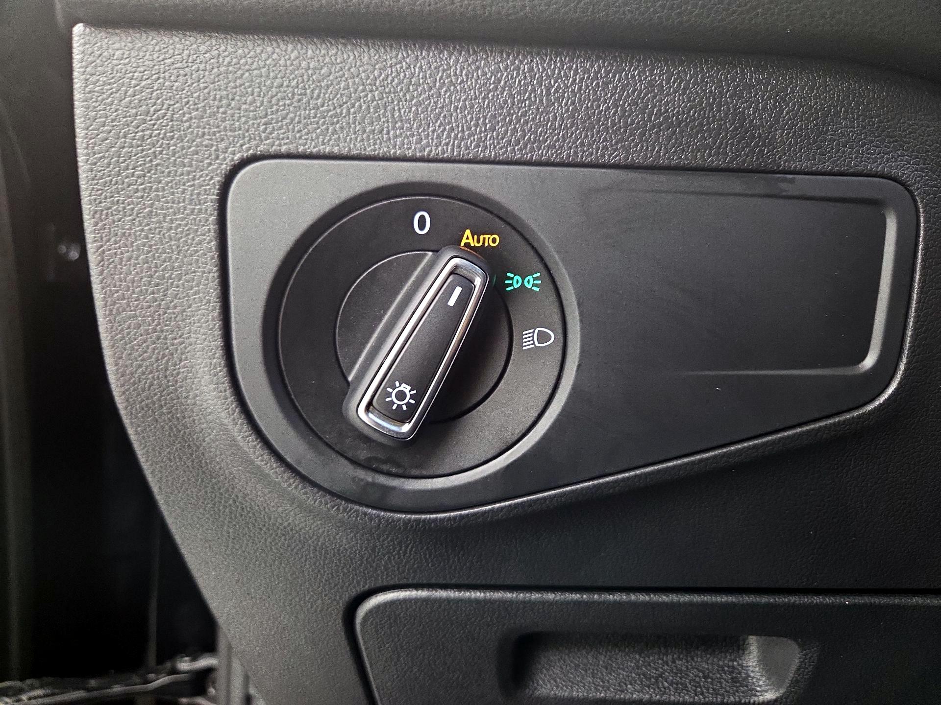 Thumbnail: 2023 Volkswagen Tiguan - 13