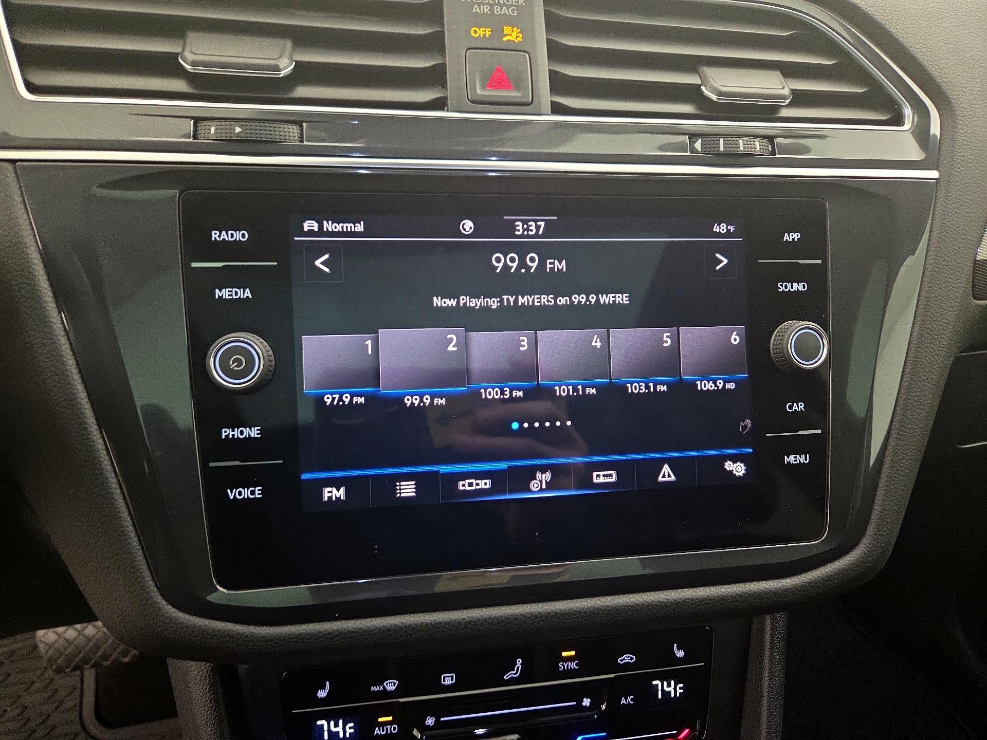 Thumbnail: 2023 Volkswagen Tiguan - 15