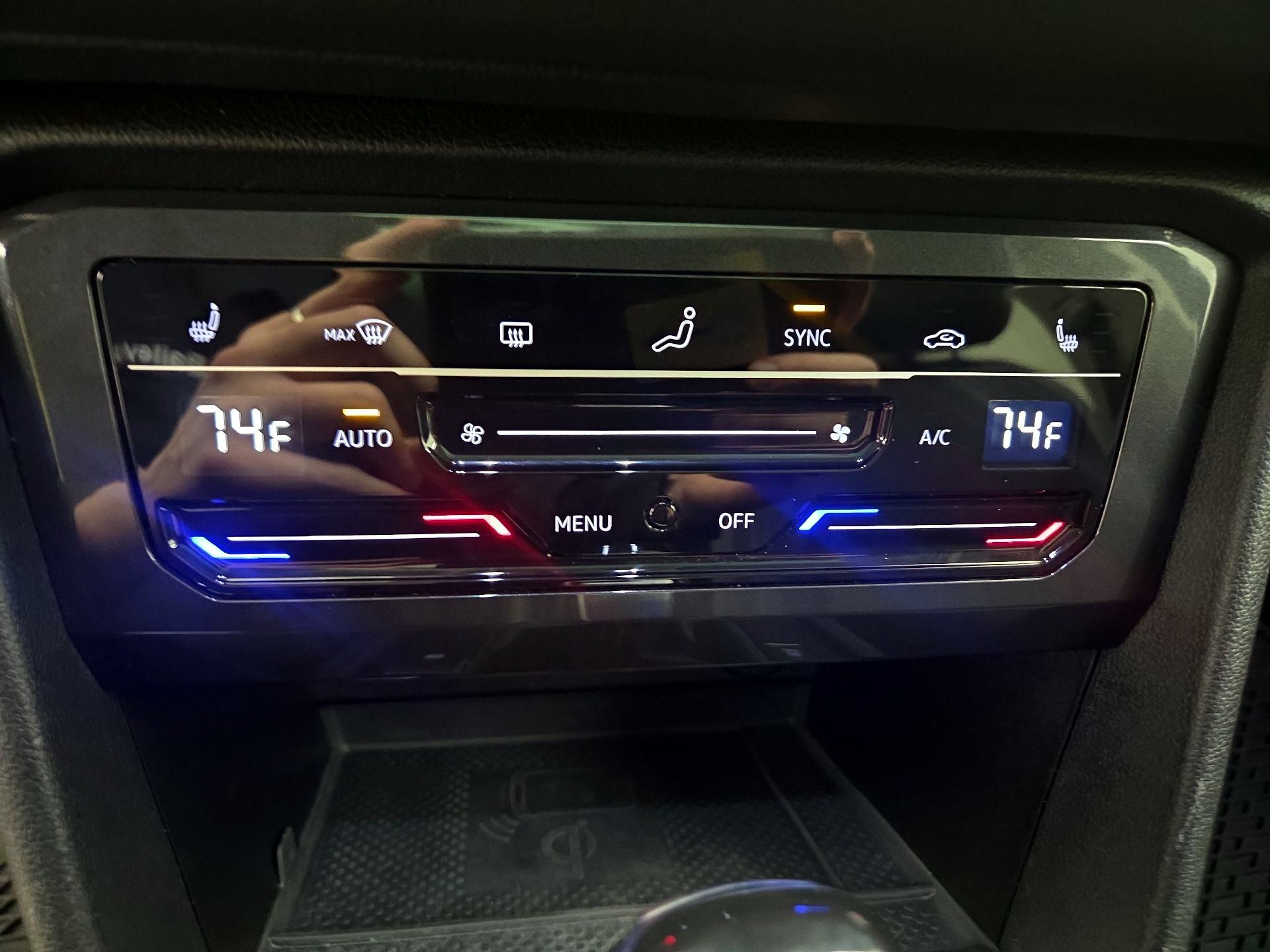 Thumbnail: 2023 Volkswagen Tiguan - 16