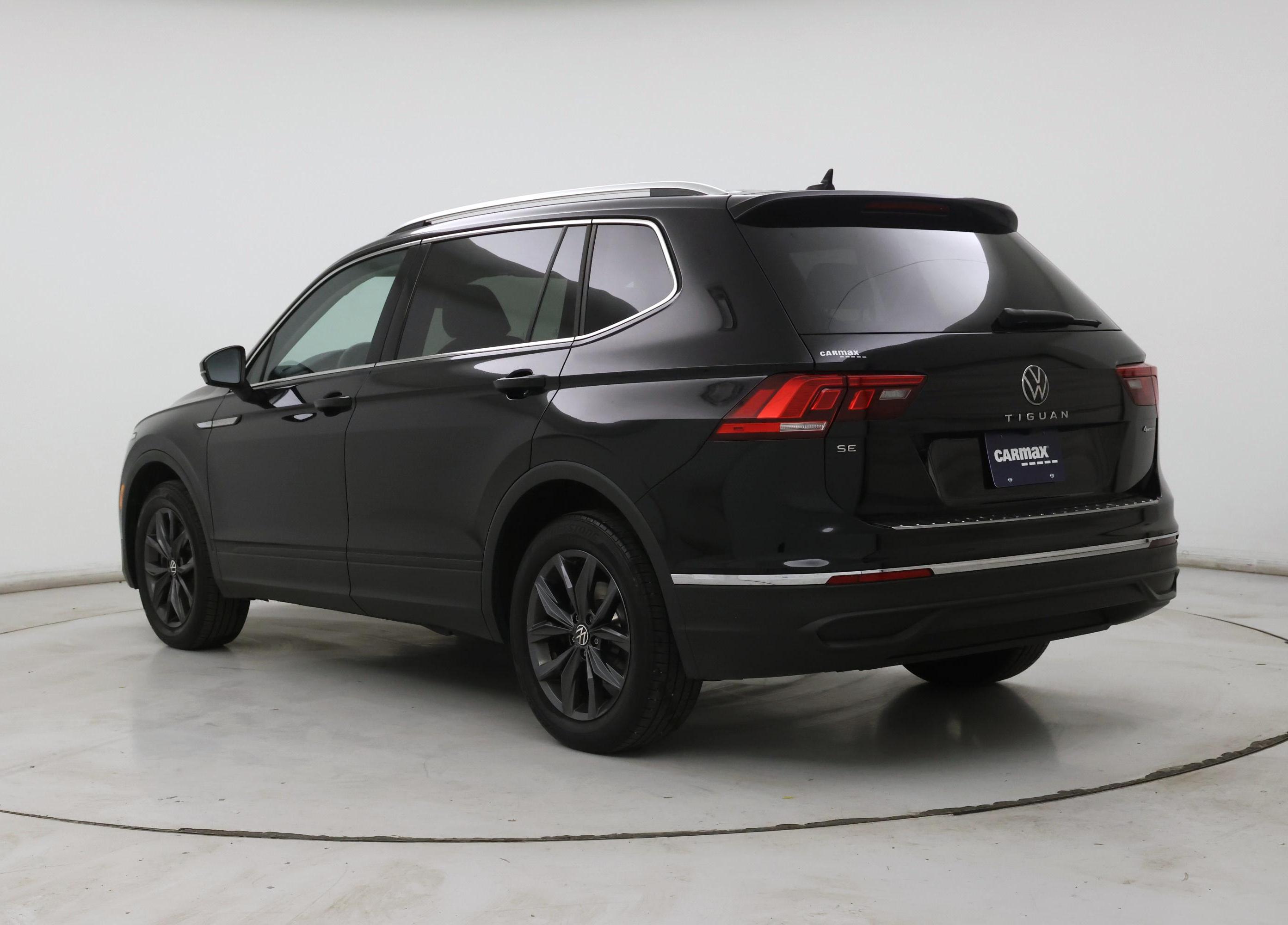 Thumbnail: 2023 Volkswagen Tiguan - 2