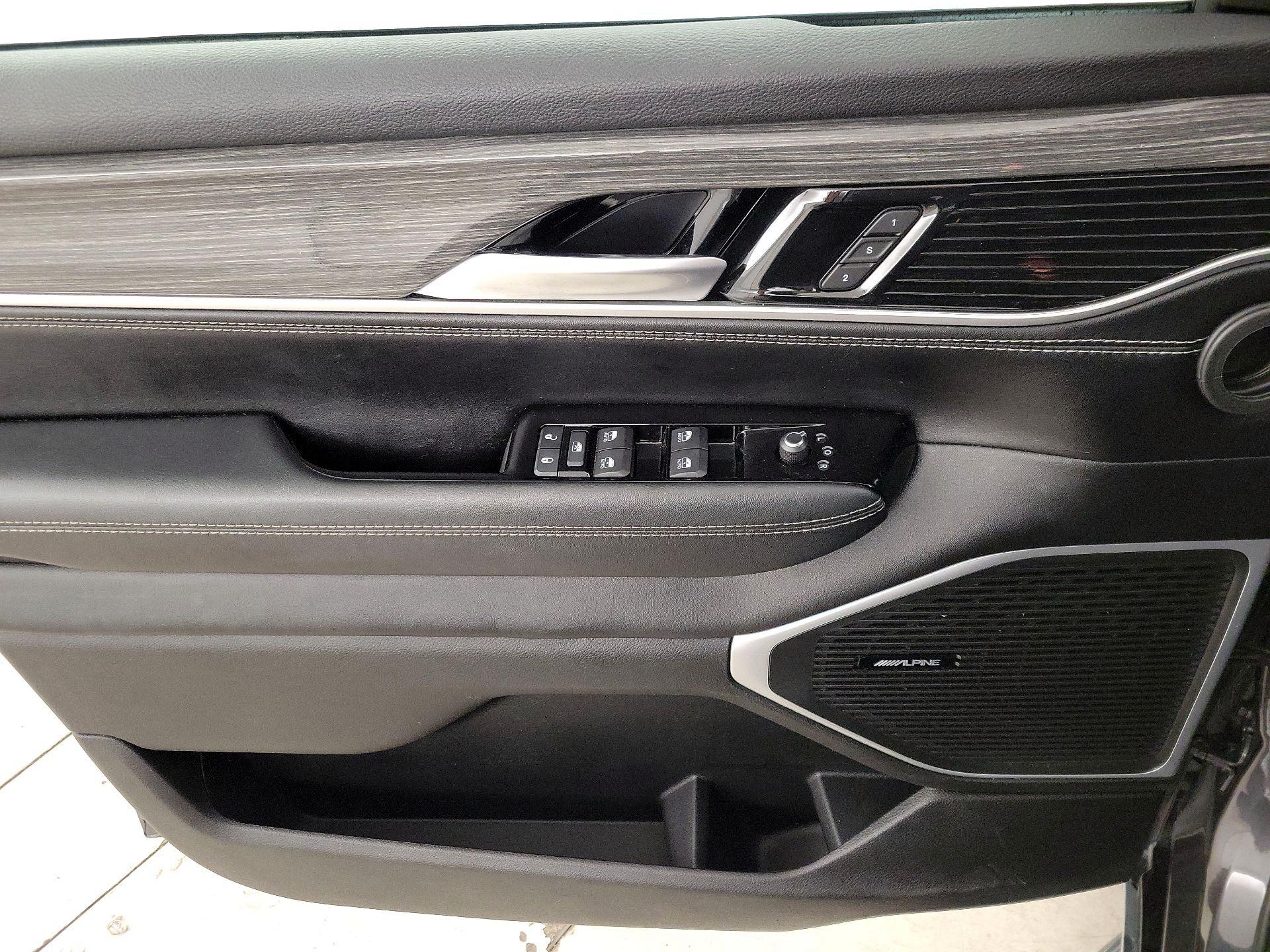 Thumbnail: 2022 Jeep Wagoneer - 12