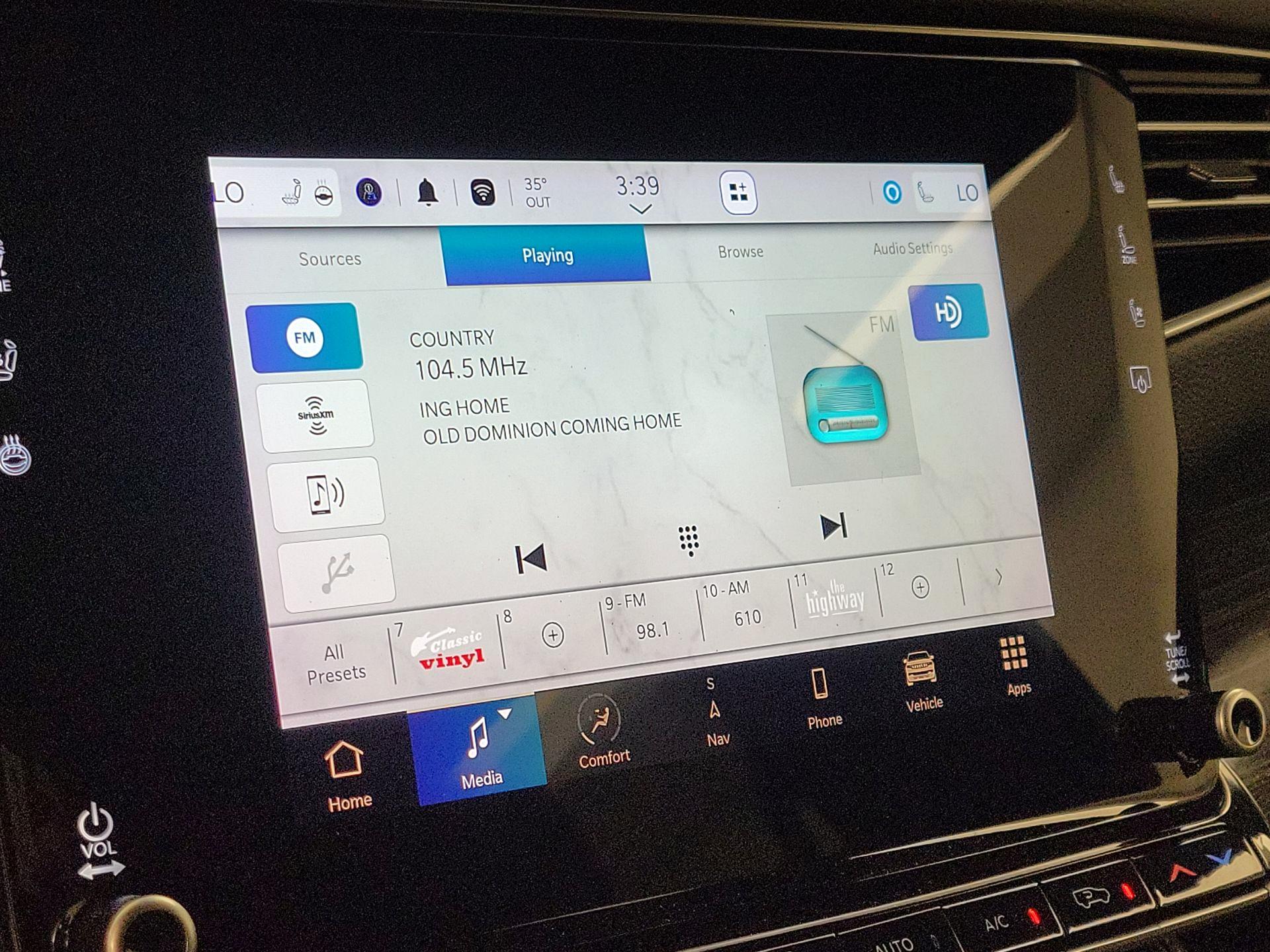 Thumbnail: 2022 Jeep Wagoneer - 16