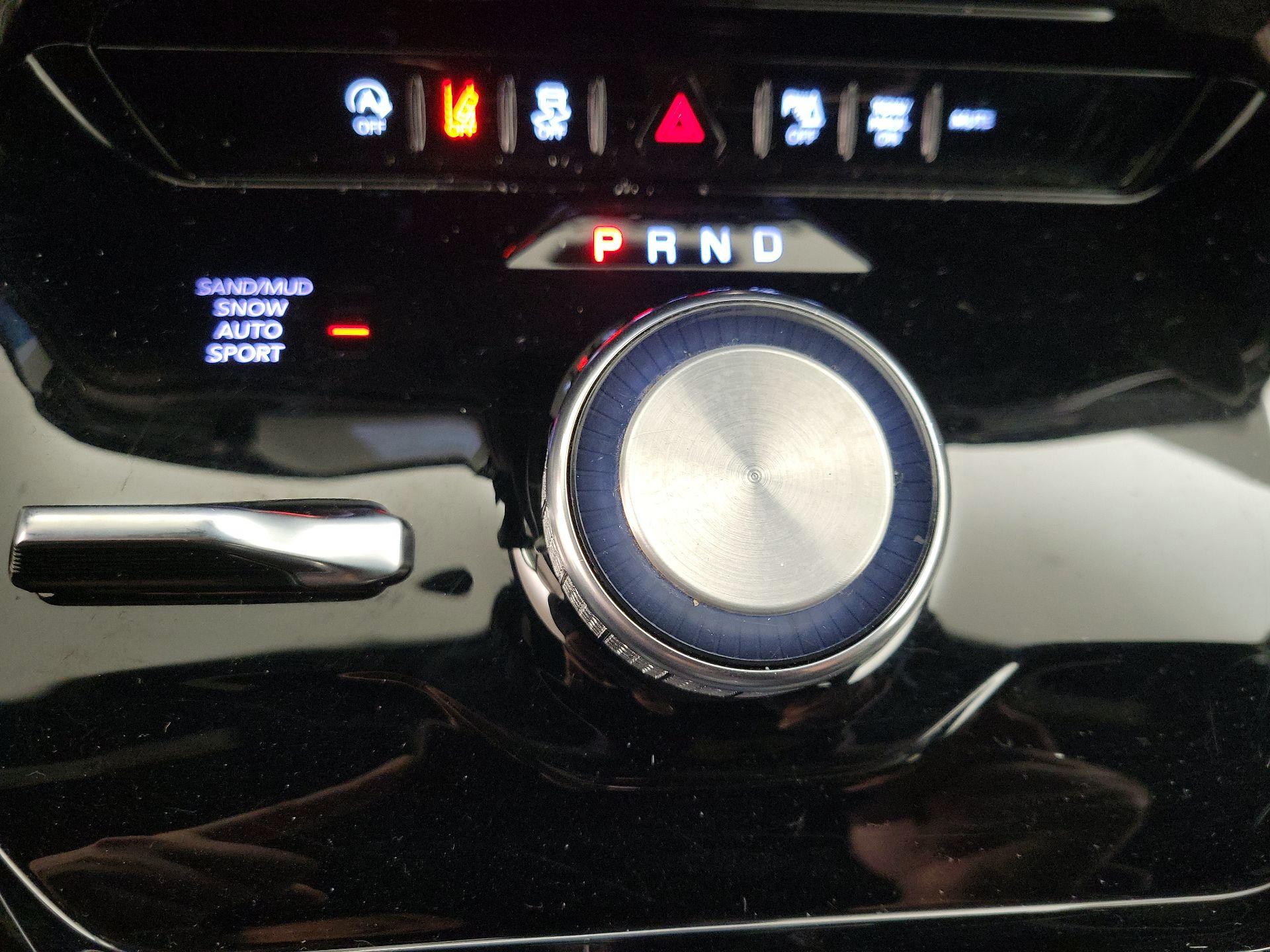 Thumbnail: 2022 Jeep Wagoneer - 18