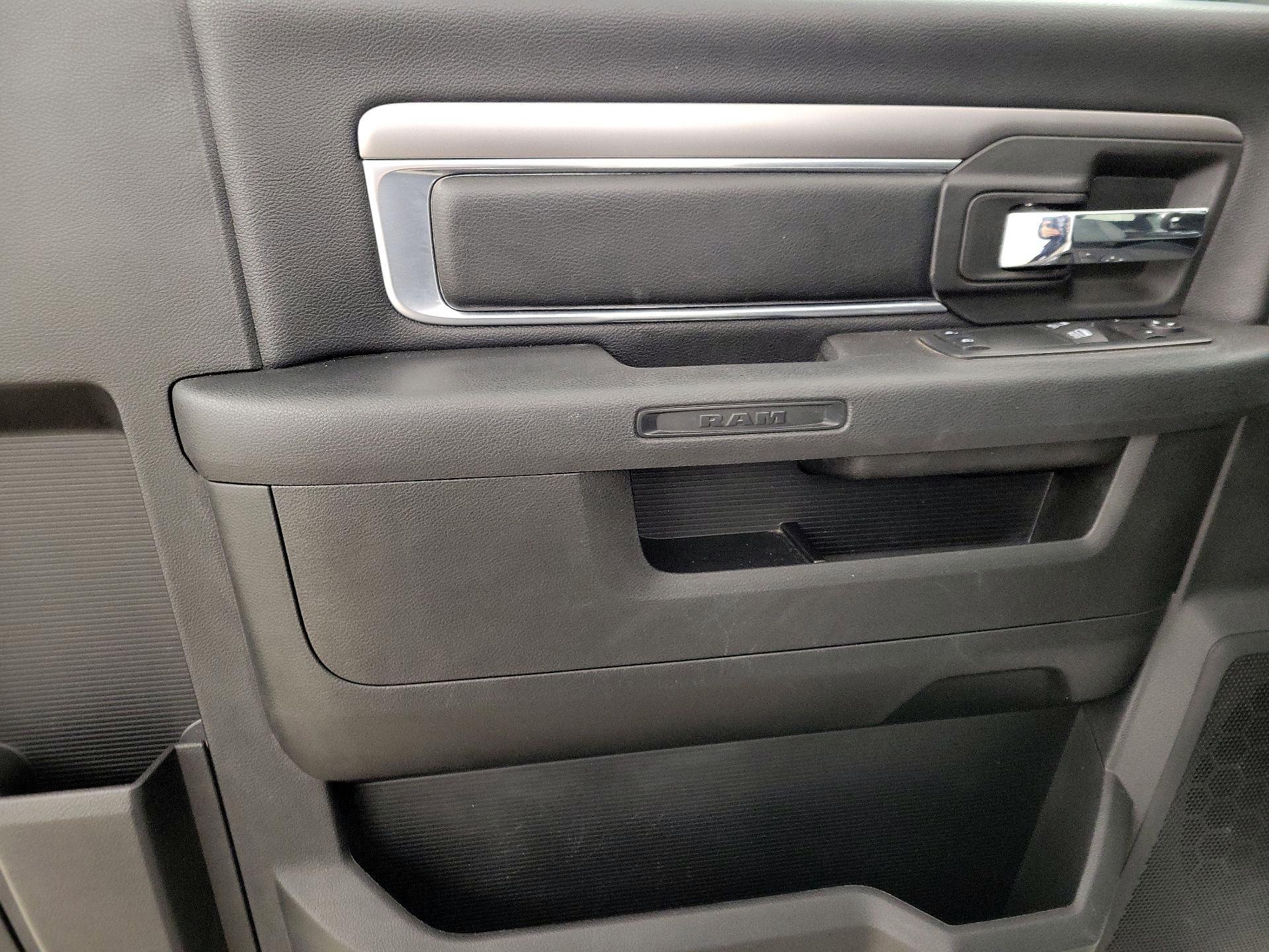Thumbnail: 2022 RAM 1500 Classic - 12
