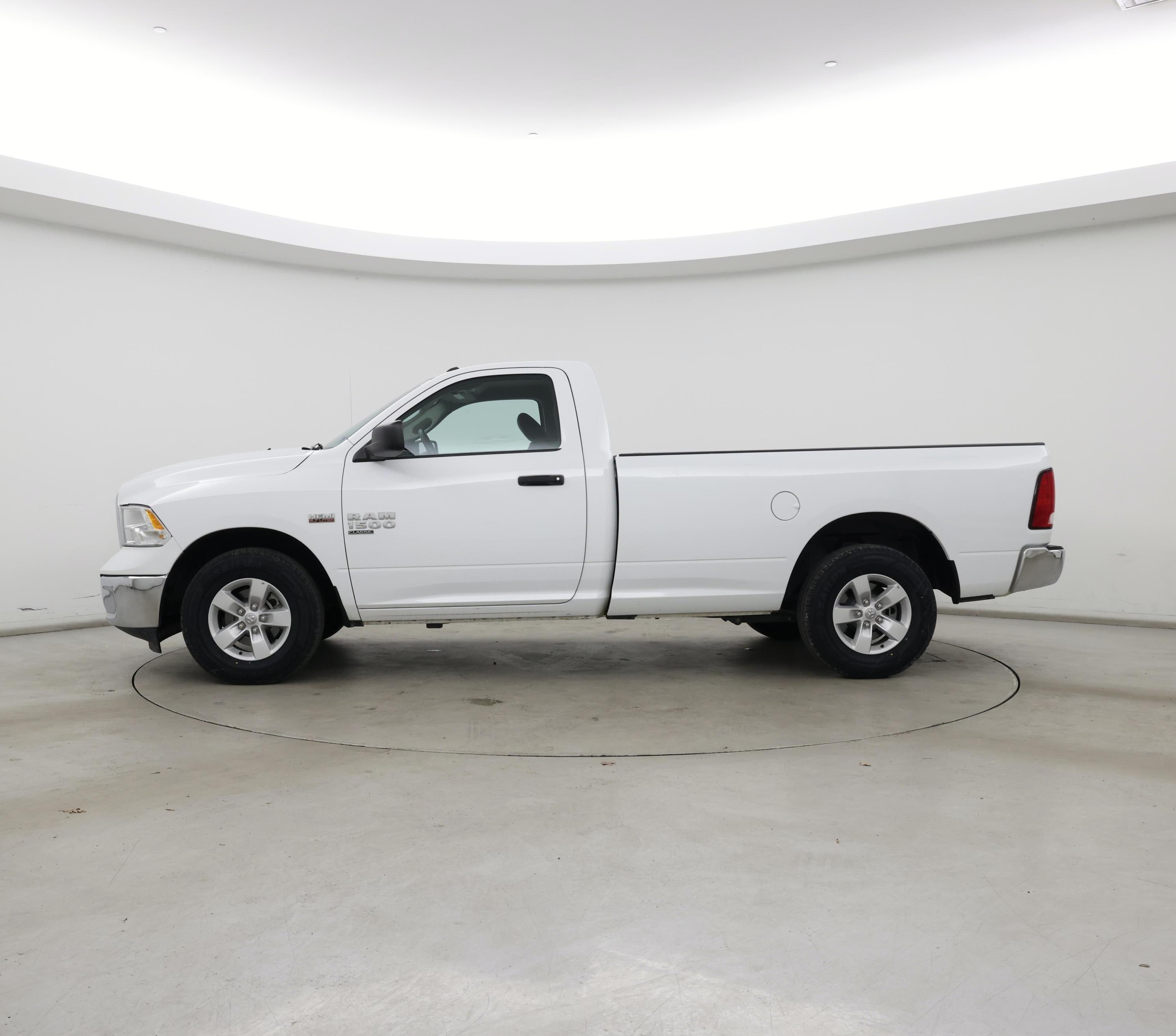 Thumbnail: 2022 RAM 1500 Classic - 3