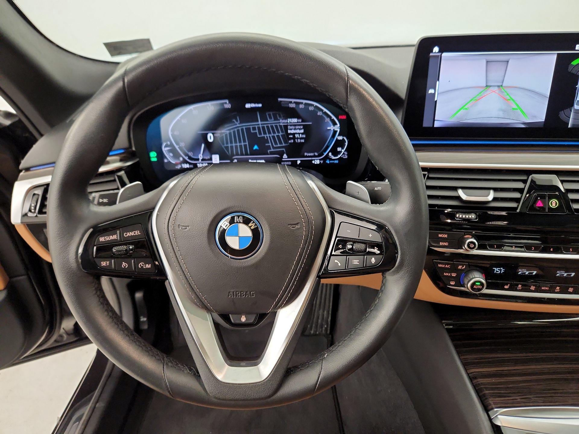 Thumbnail: 2023 BMW 5 Series - 10