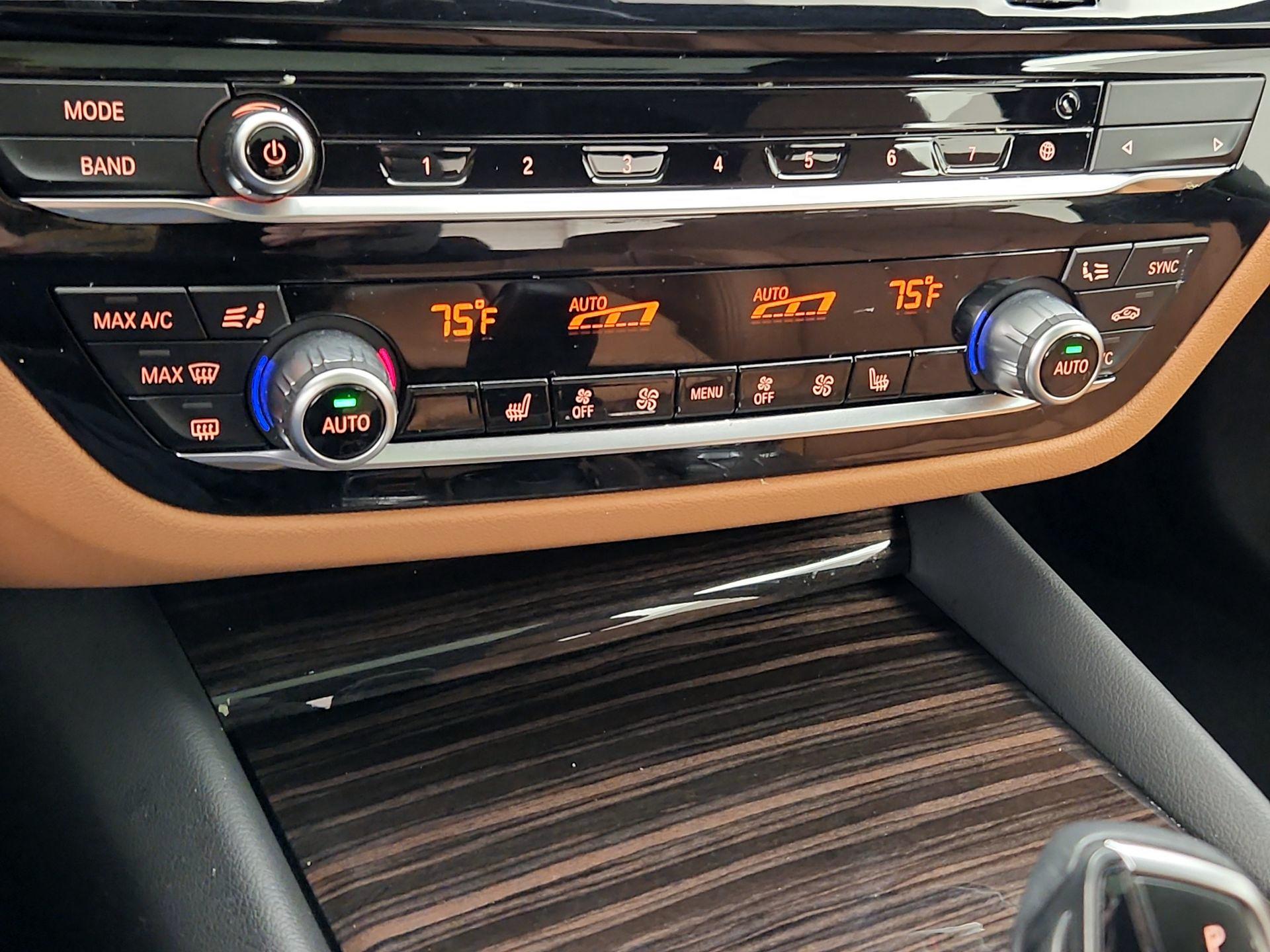 Thumbnail: 2023 BMW 5 Series - 17