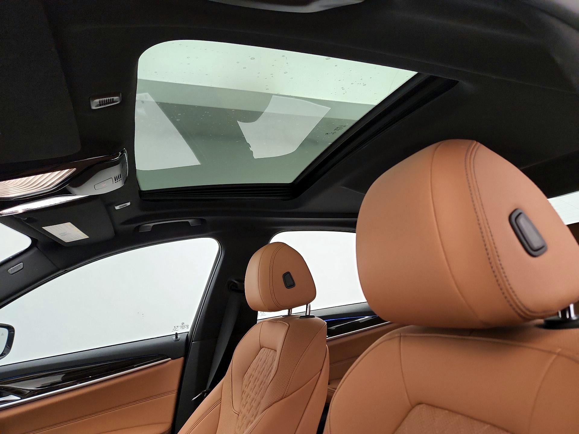 Thumbnail: 2023 BMW 5 Series - 20