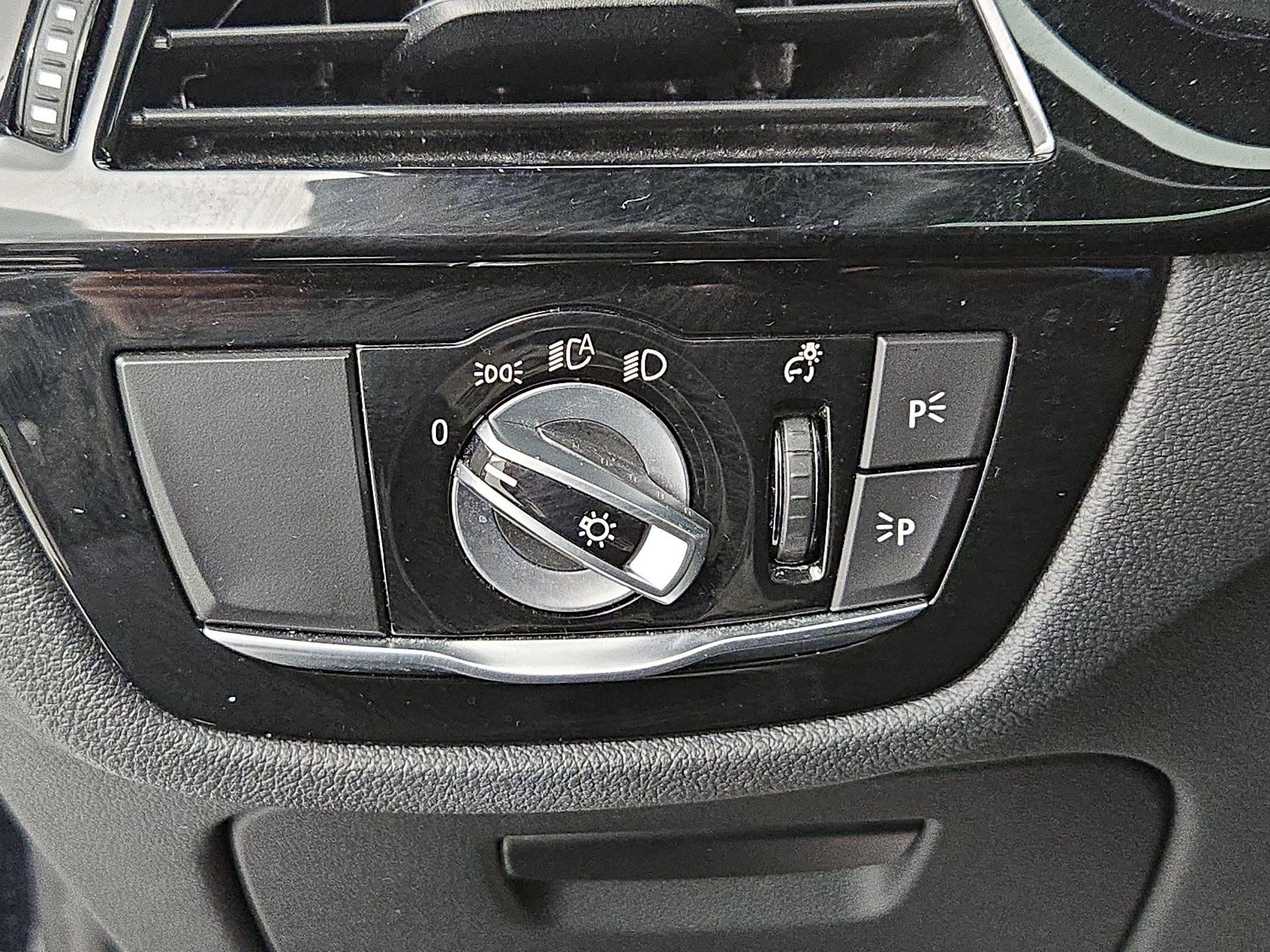 Thumbnail: 2023 BMW 5 Series - 13