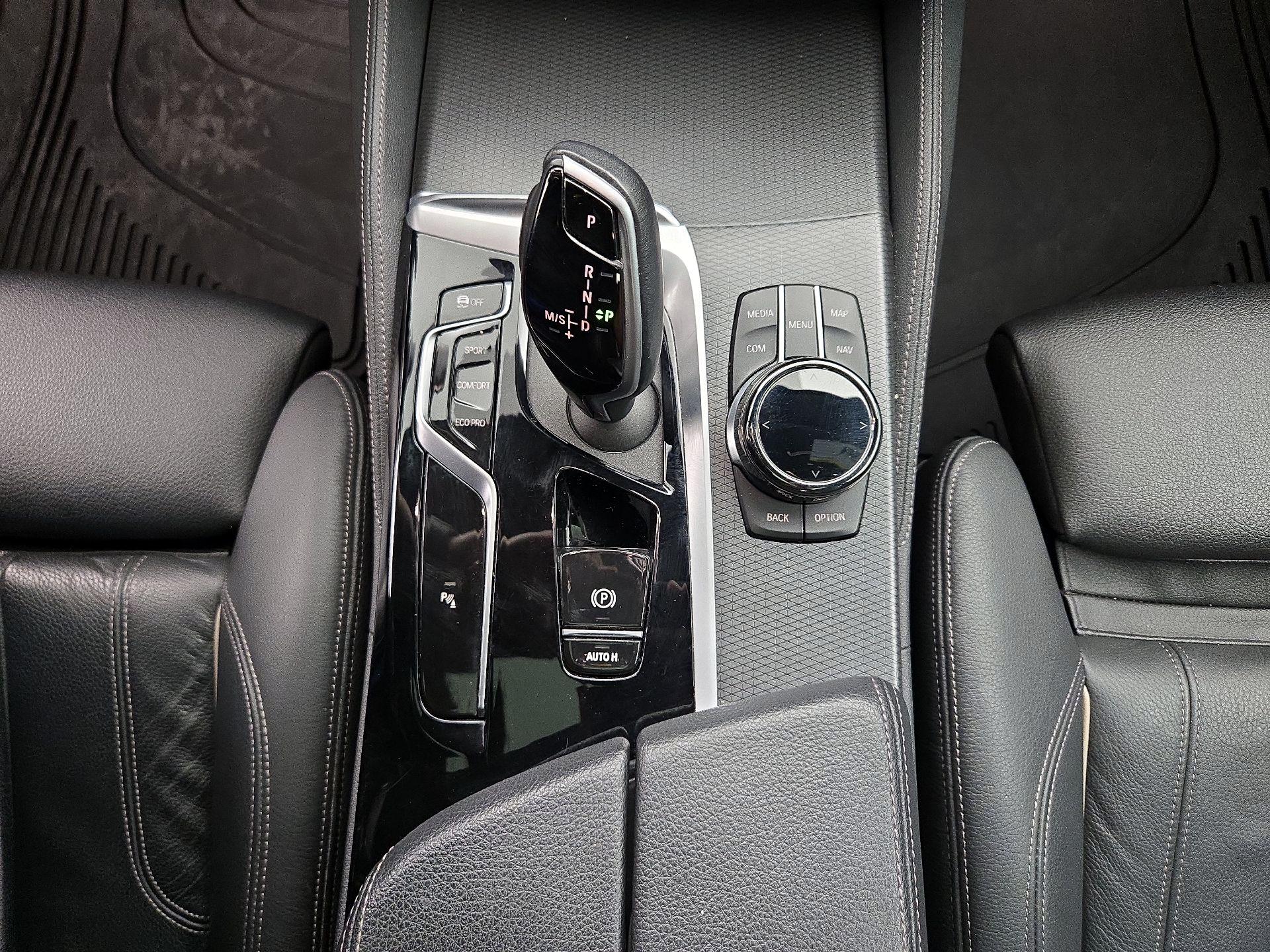 Thumbnail: 2023 BMW 5 Series - 18