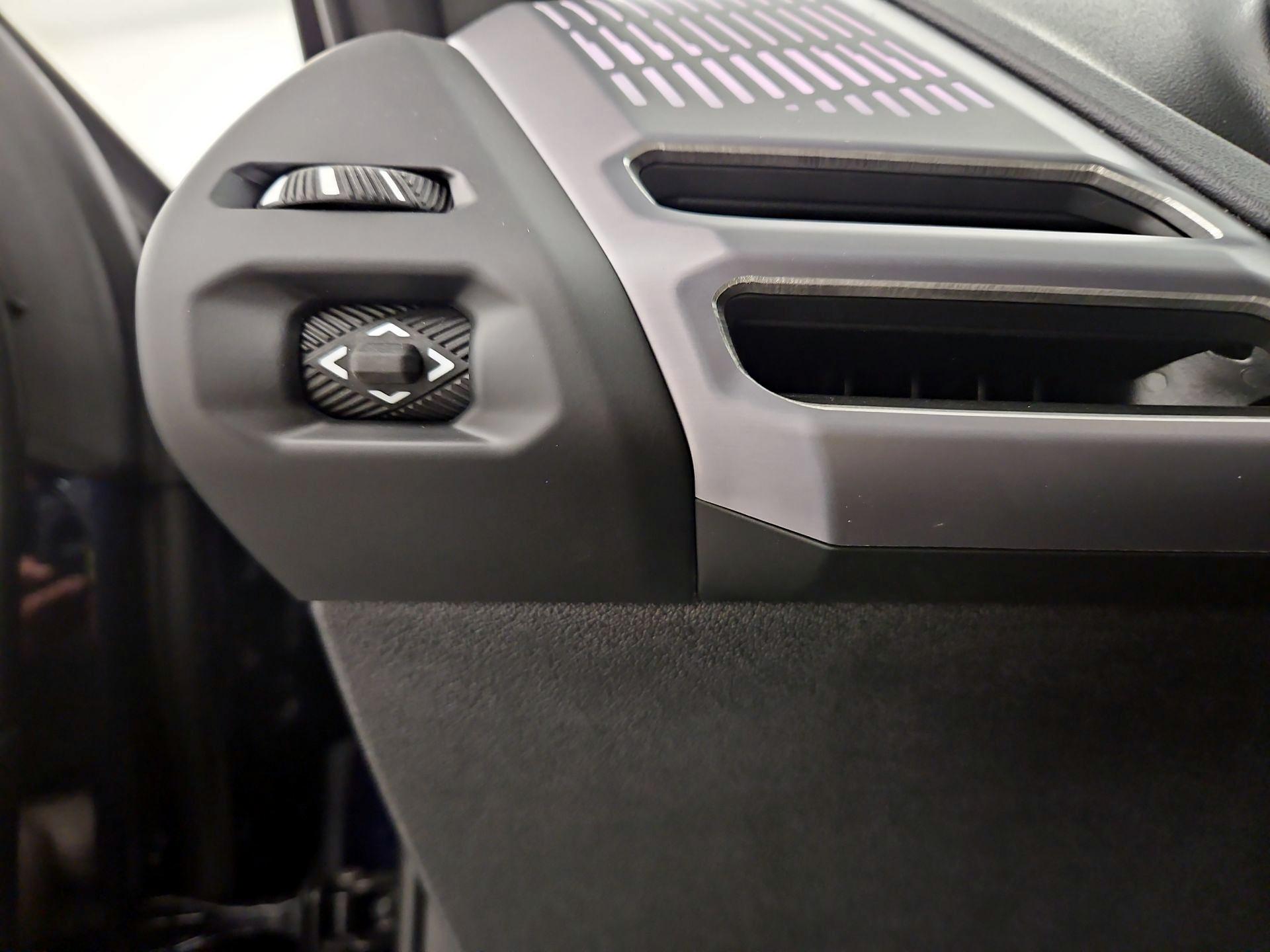 Thumbnail: 2025 BMW 2 Series - 13