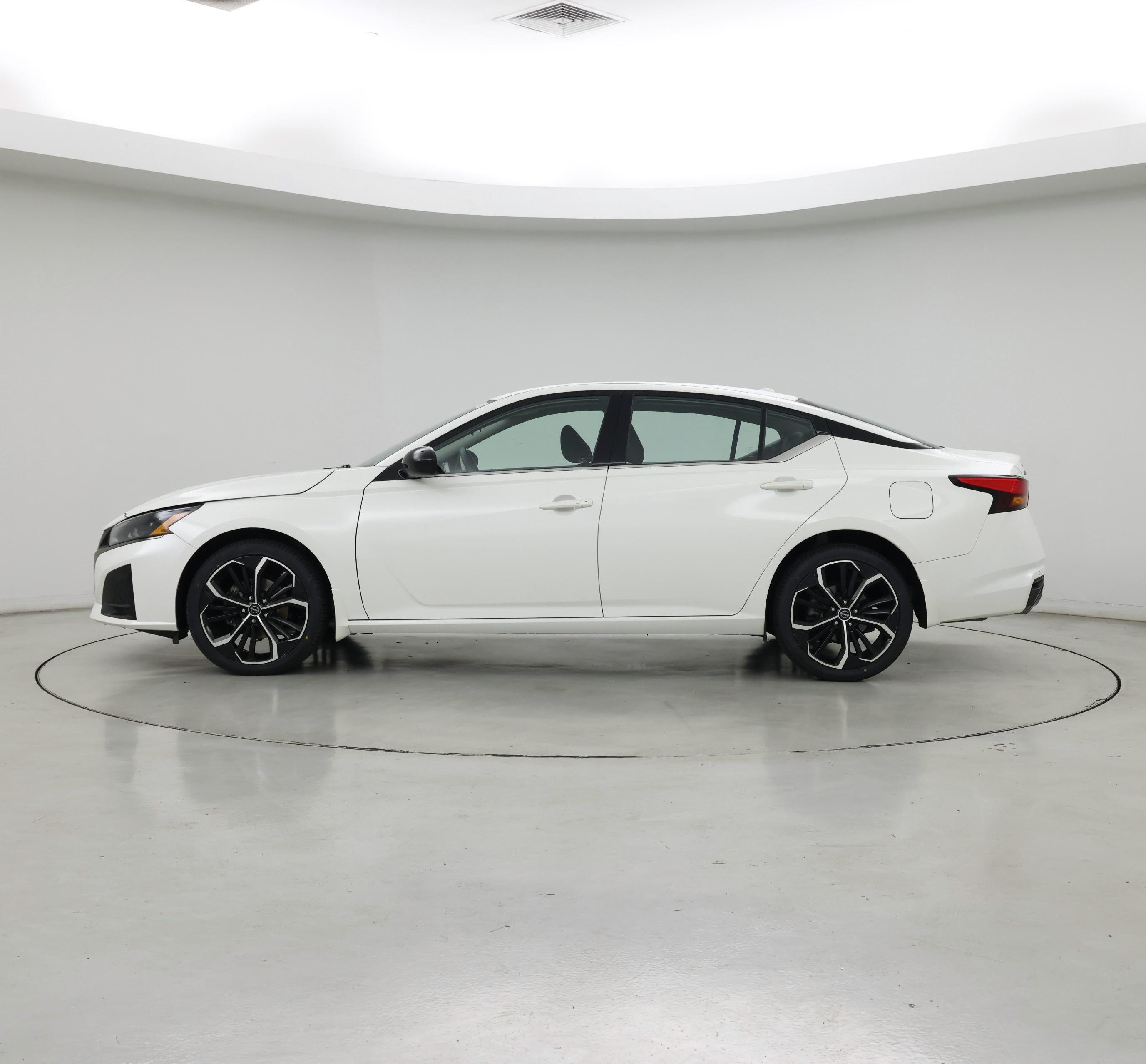 Thumbnail: 2023 Nissan Altima - 3