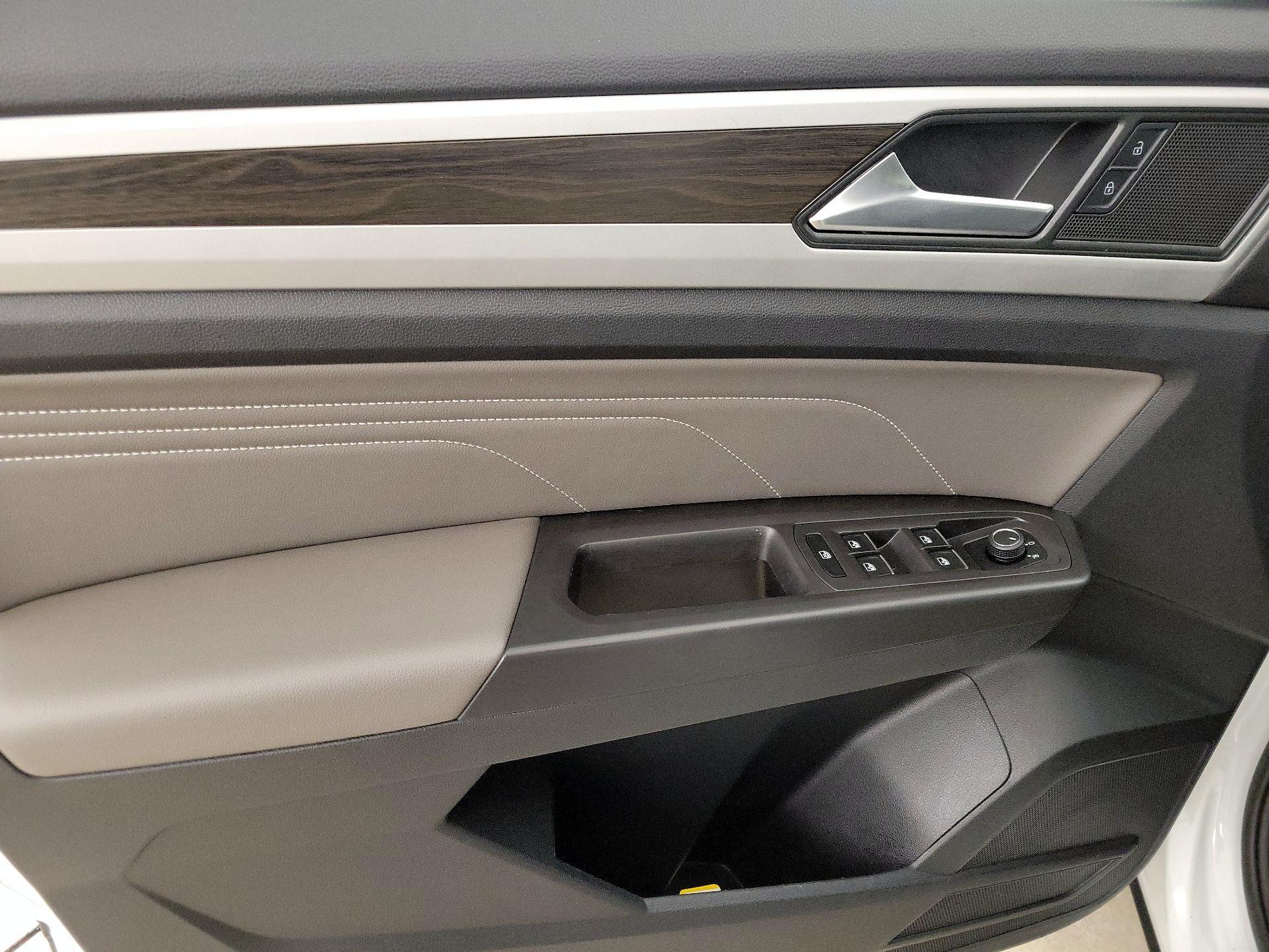 Thumbnail: 2022 Volkswagen Atlas - 12