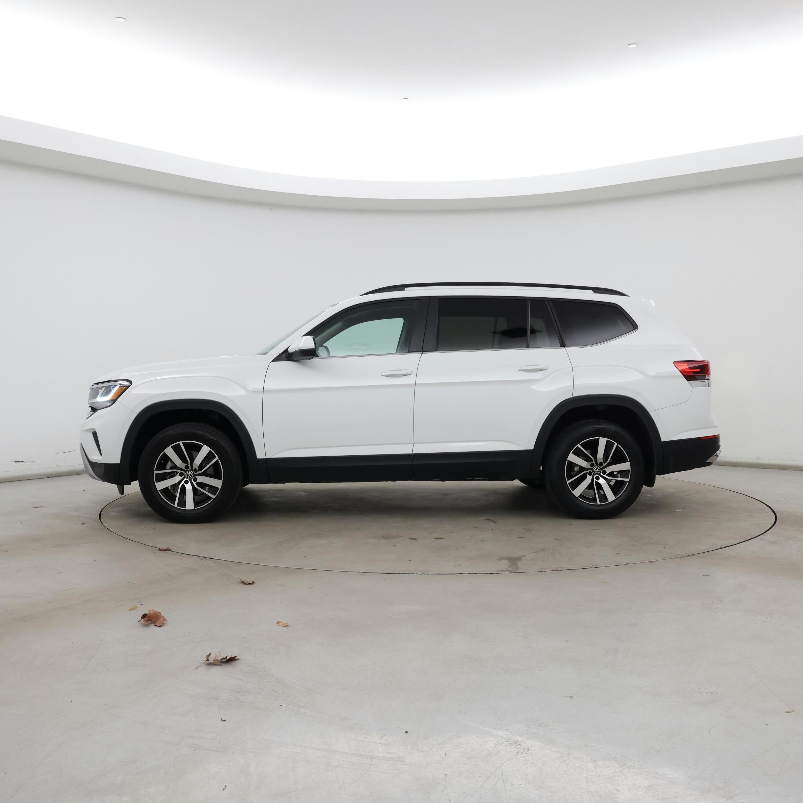 Thumbnail: 2022 Volkswagen Atlas - 3