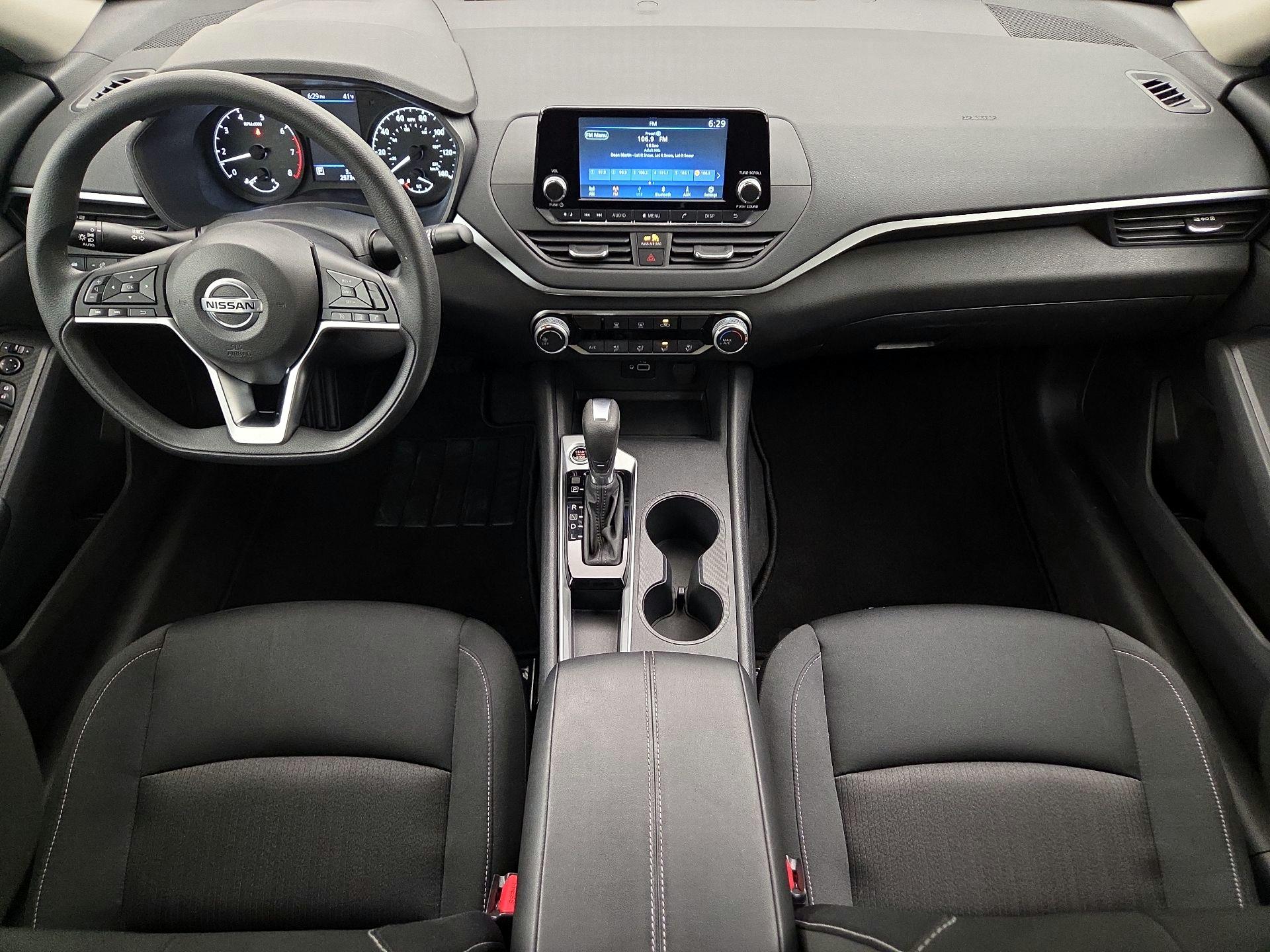 Thumbnail: 2022 Nissan Altima - 9