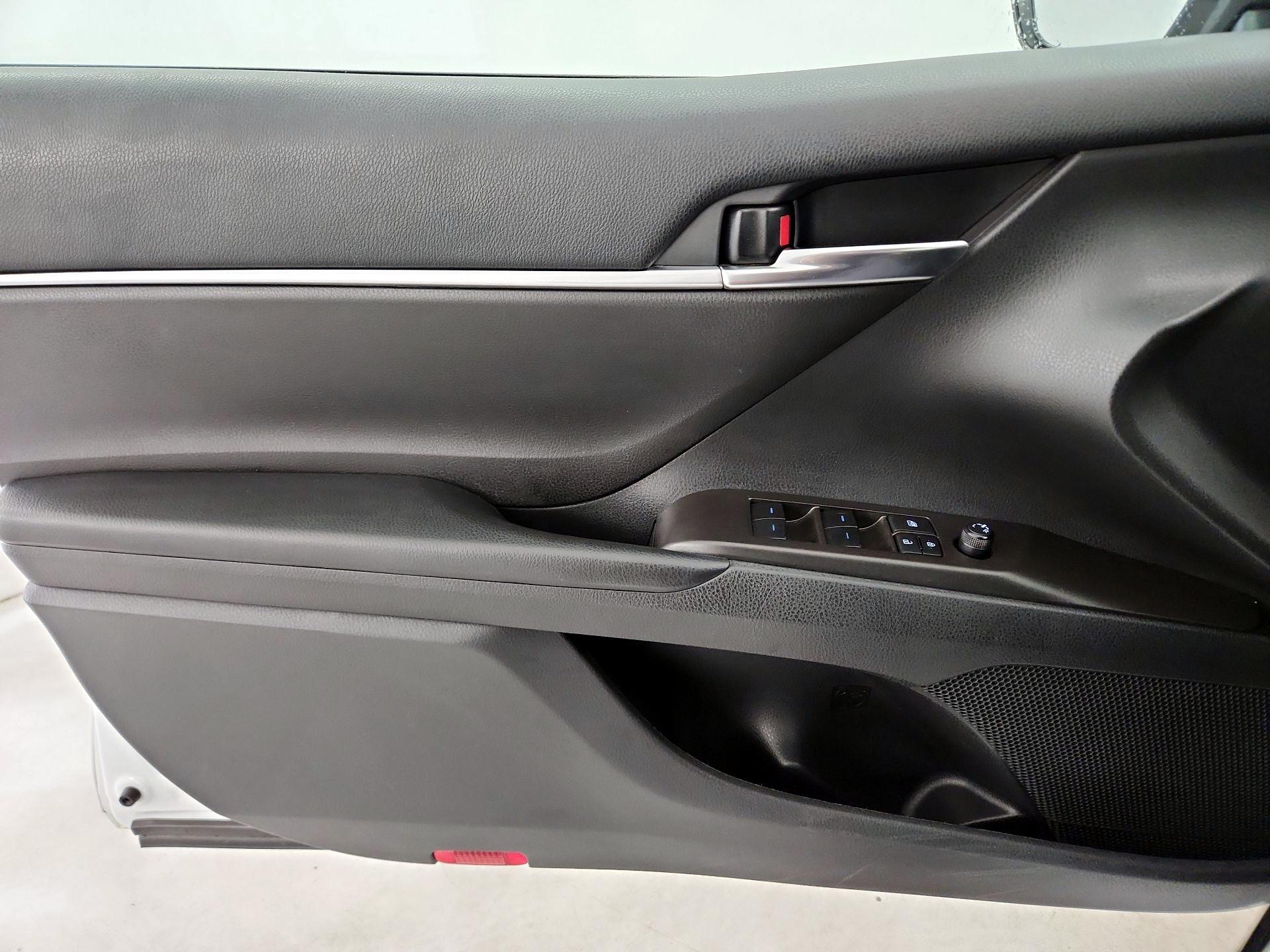 Thumbnail: 2022 Toyota Camry - 12