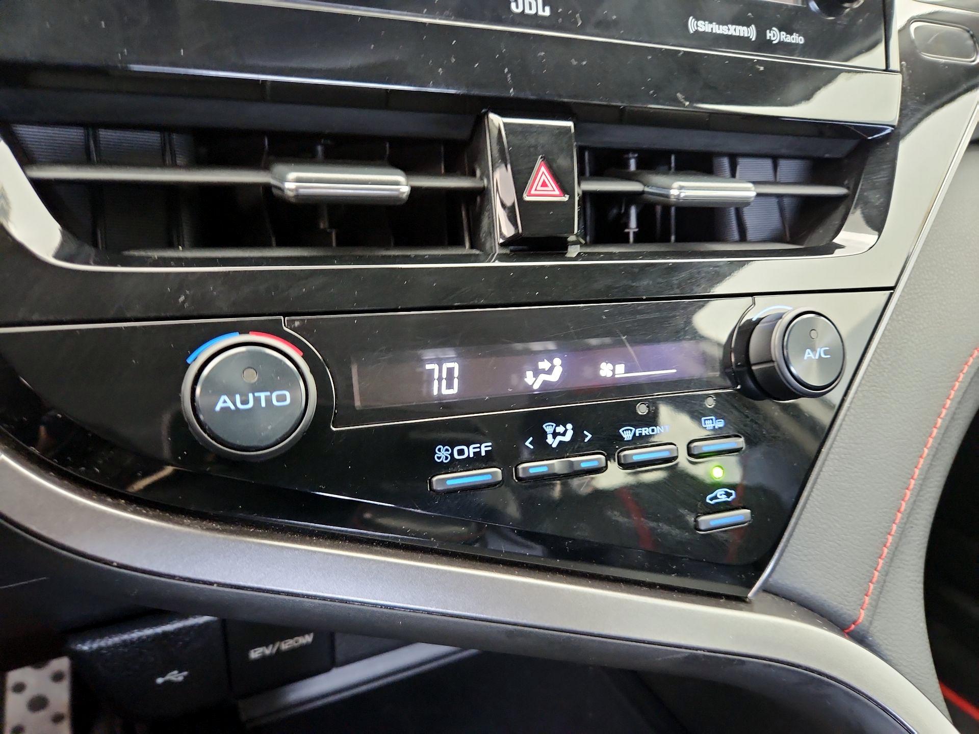 Thumbnail: 2022 Toyota Camry - 16