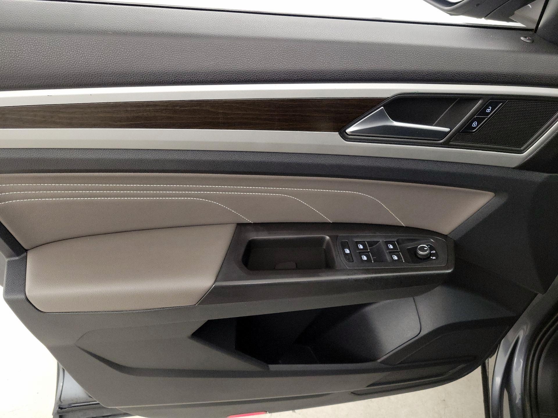 Thumbnail: 2022 Volkswagen Atlas - 12