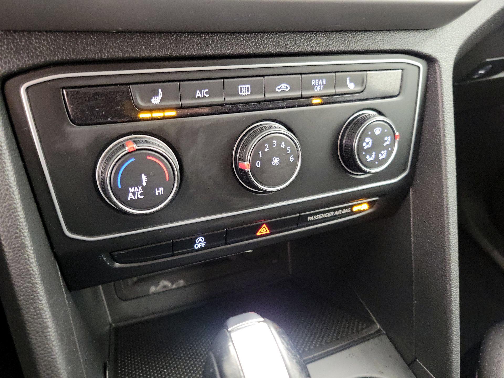 Thumbnail: 2022 Volkswagen Atlas - 16