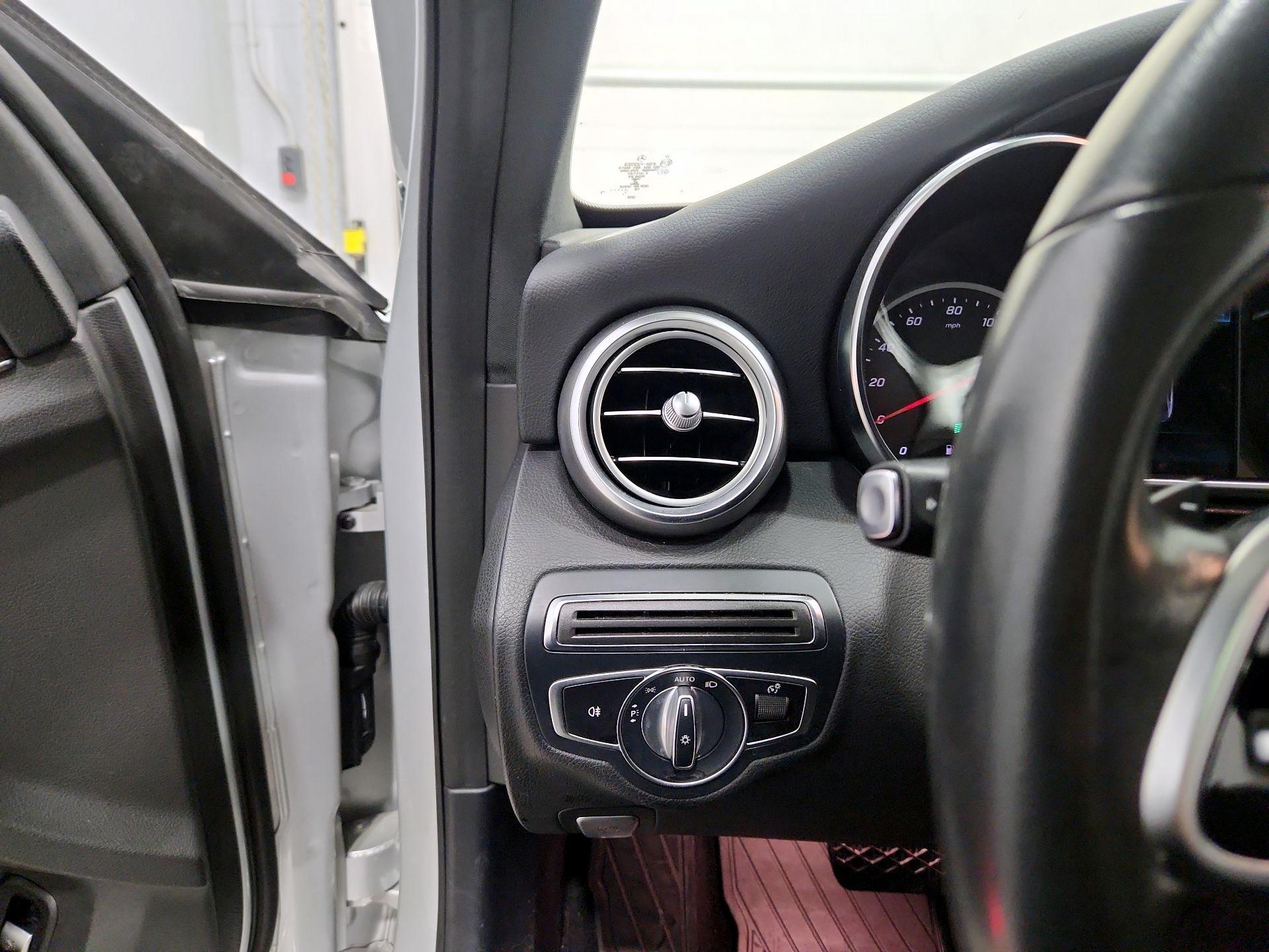 Thumbnail: 2020 Mercedes-Benz C-Class - 13