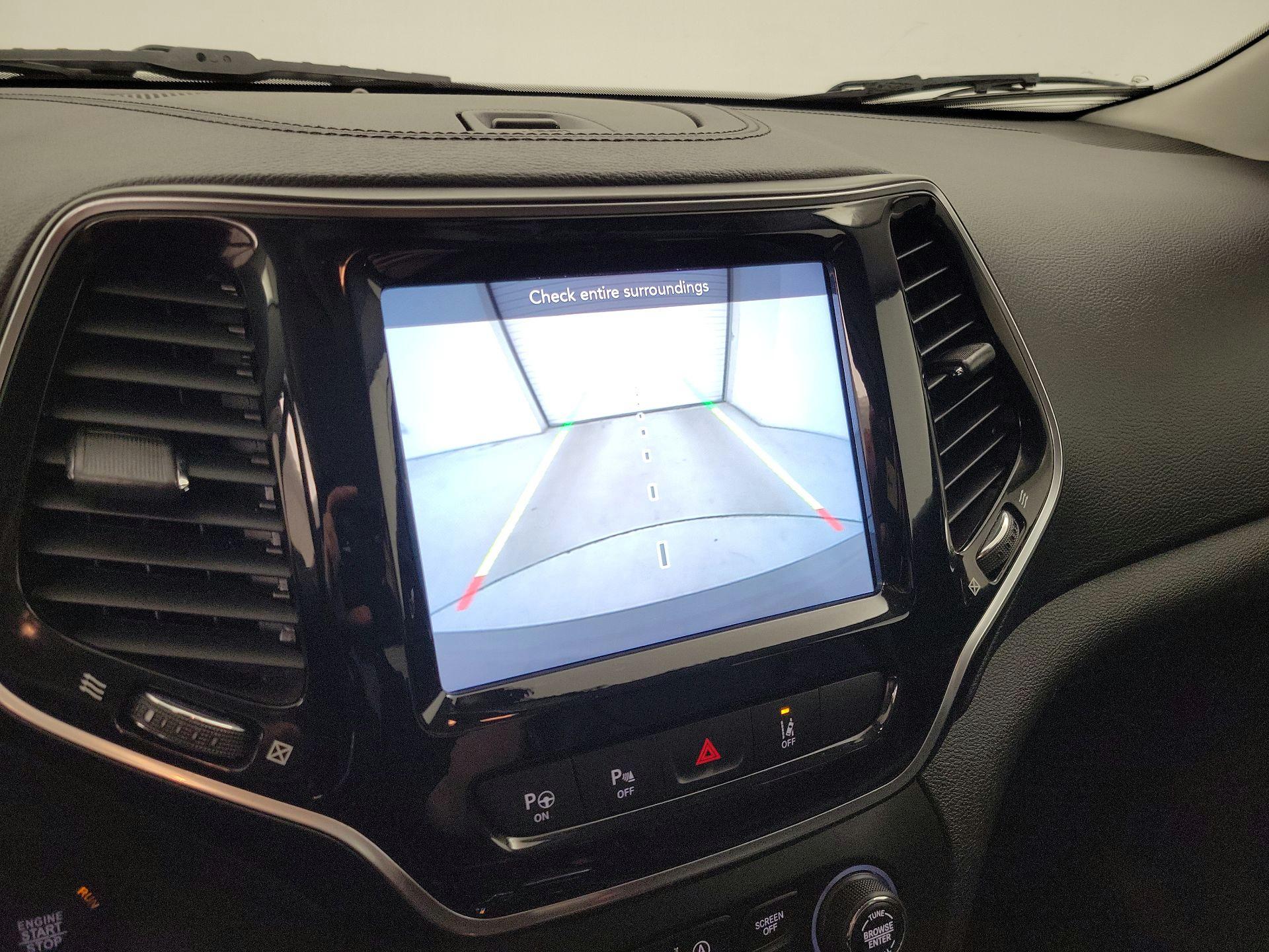 Thumbnail: 2021 Jeep Cherokee - 14