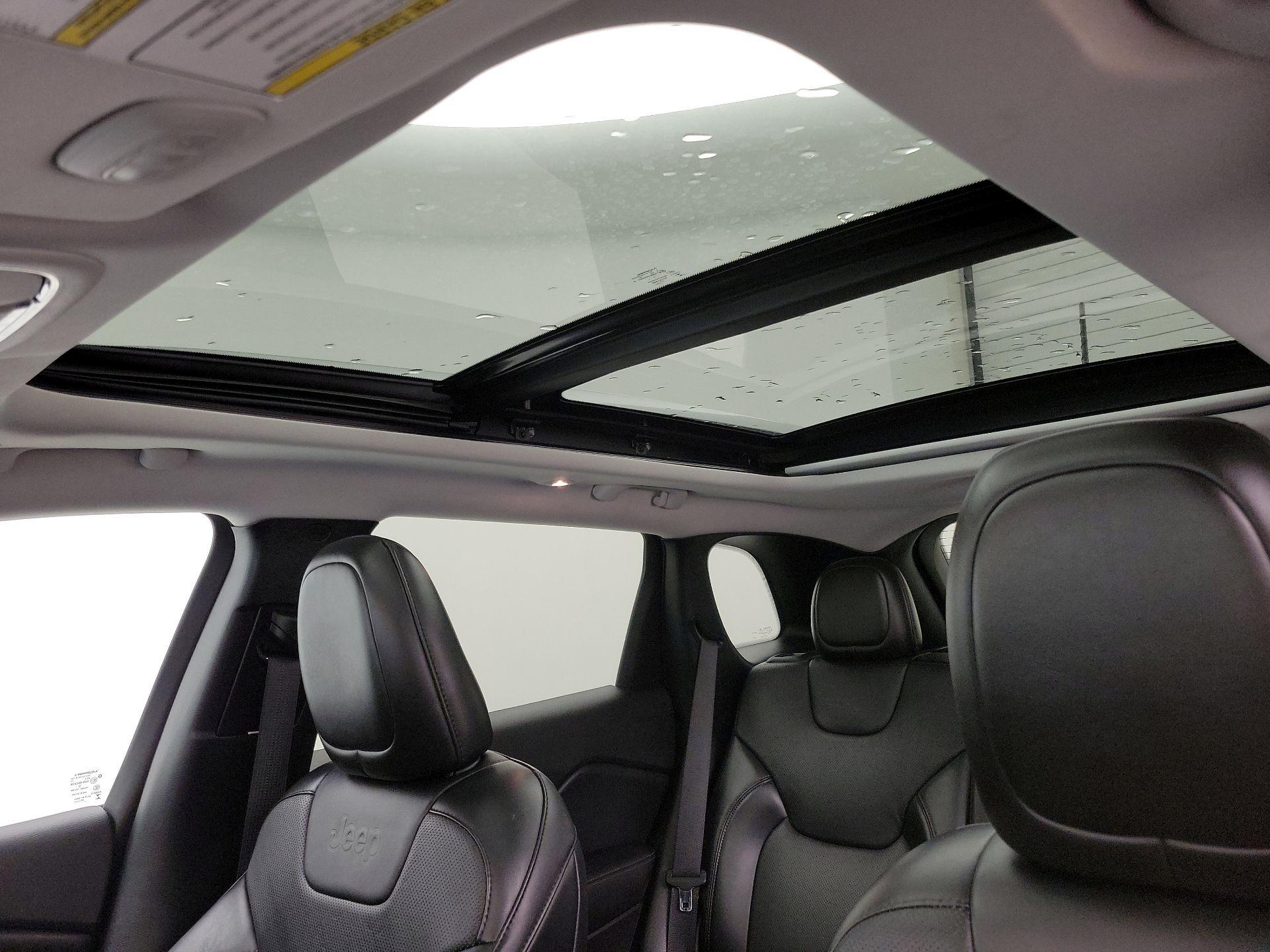 Thumbnail: 2021 Jeep Cherokee - 19