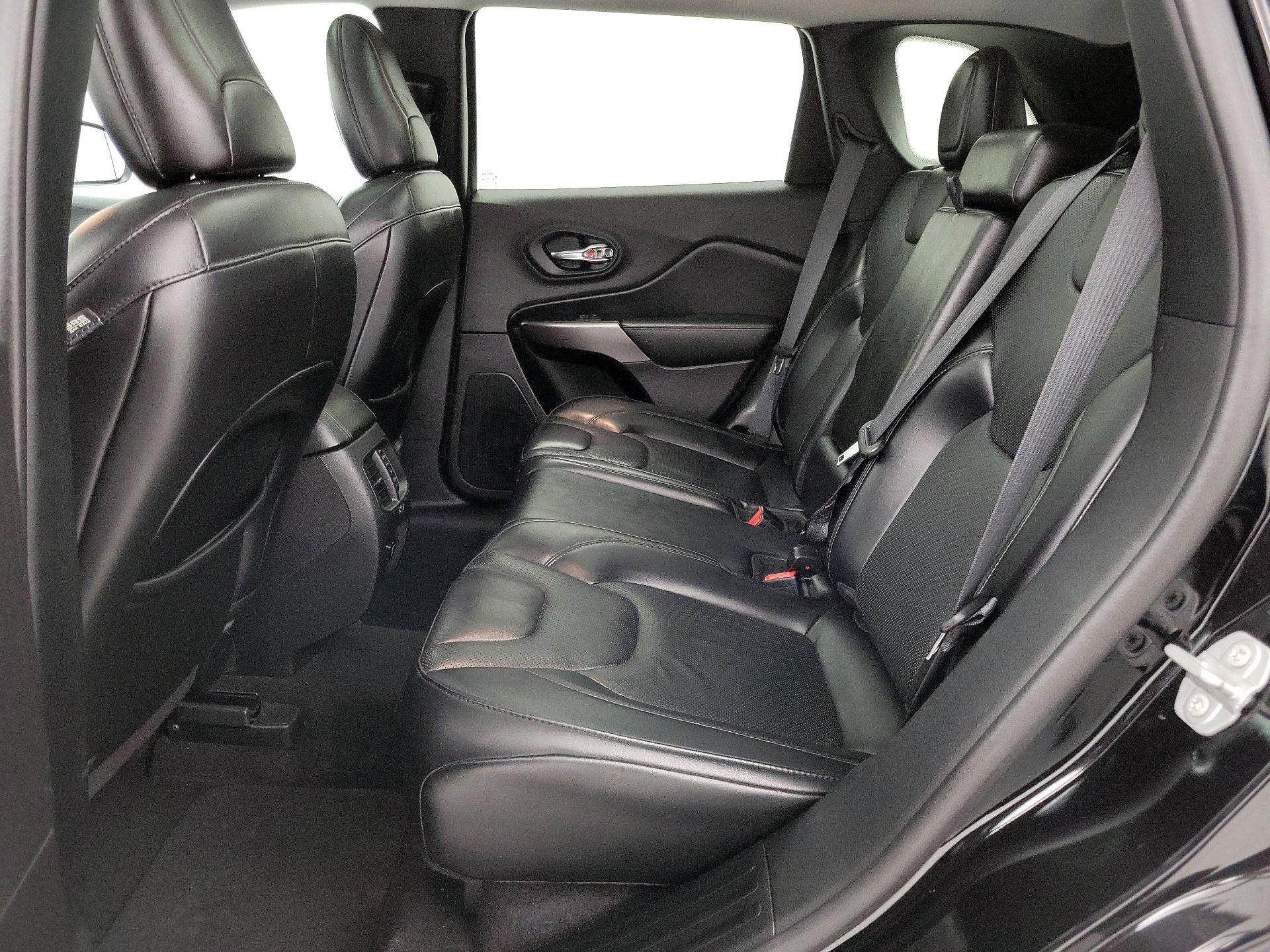 Thumbnail: 2021 Jeep Cherokee - 20