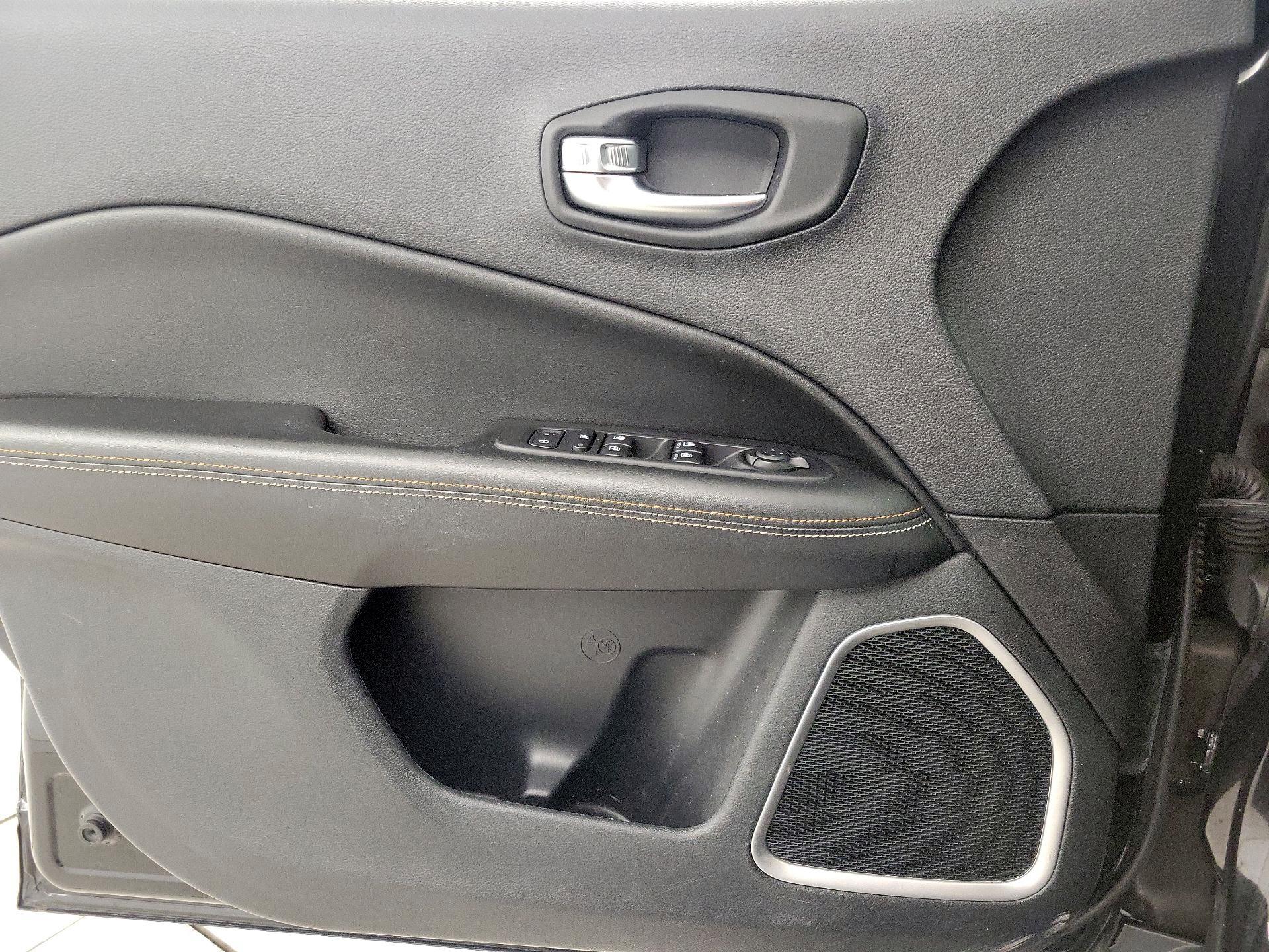 Thumbnail: 2020 Jeep Compass - 12