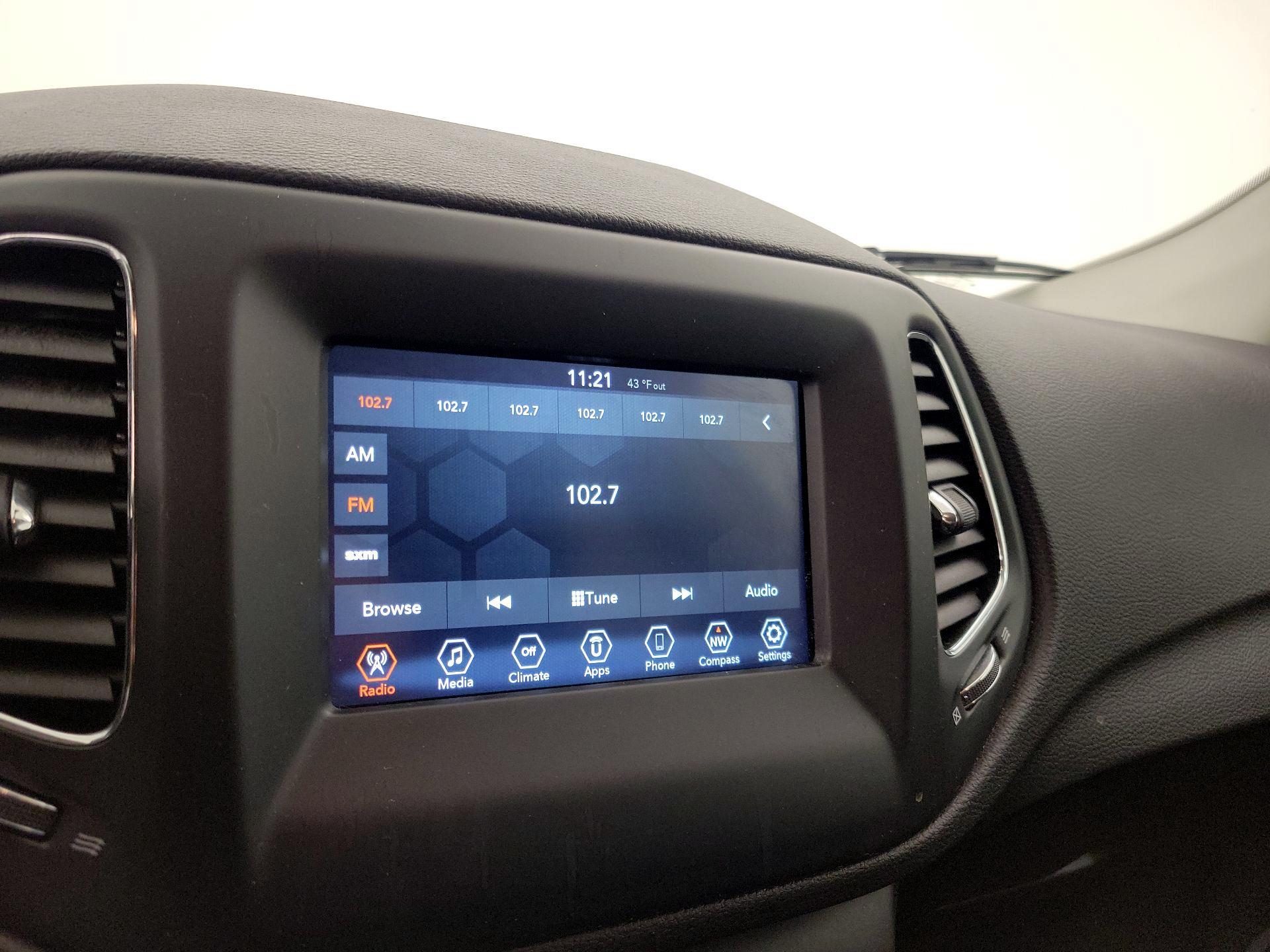 Thumbnail: 2020 Jeep Compass - 15