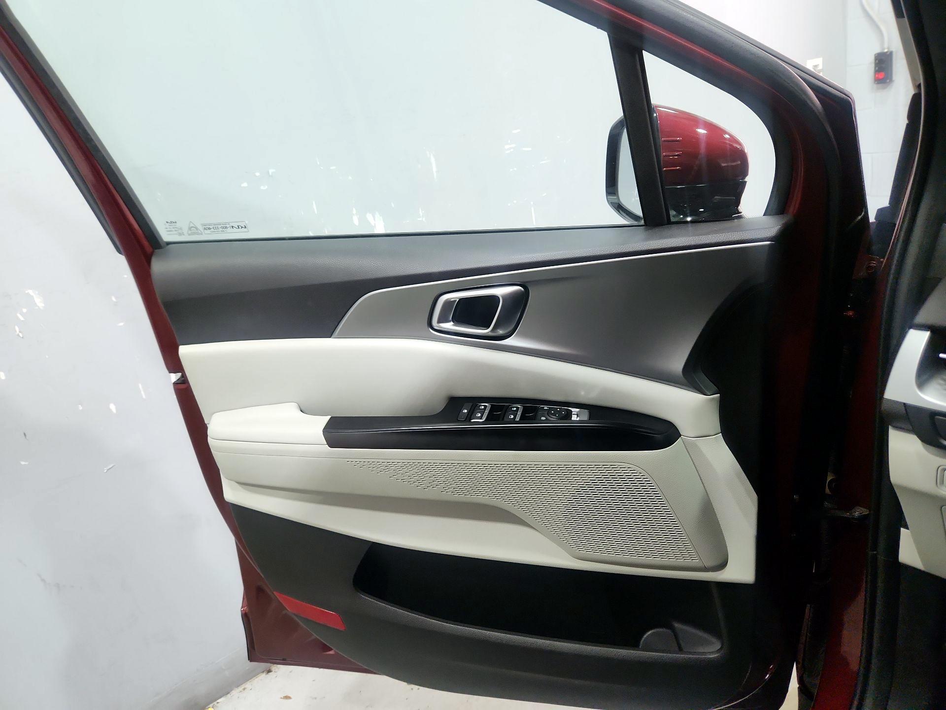 Thumbnail: 2023 Kia Carnival - 12