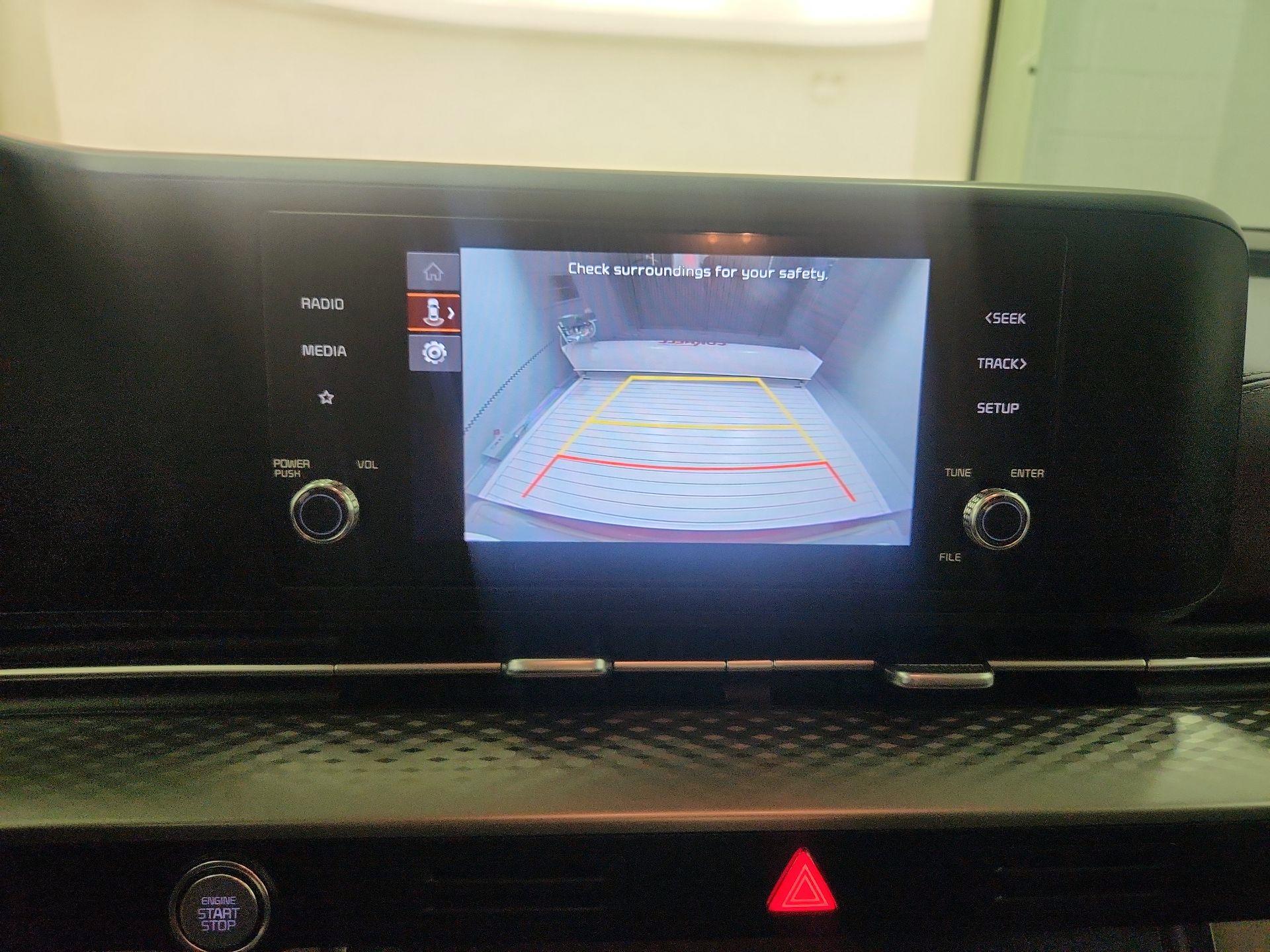 Thumbnail: 2023 Kia Carnival - 14