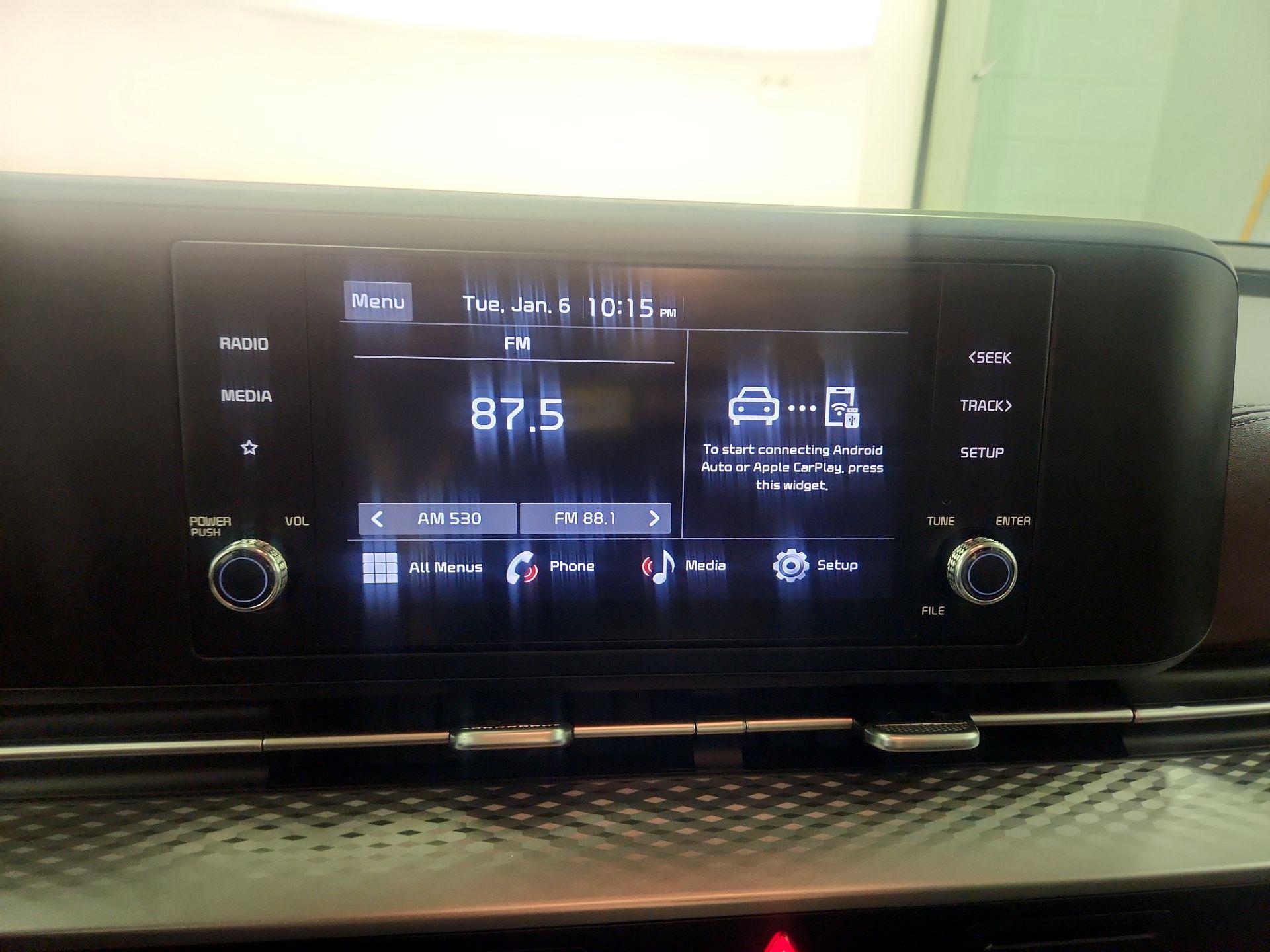 Thumbnail: 2023 Kia Carnival - 15