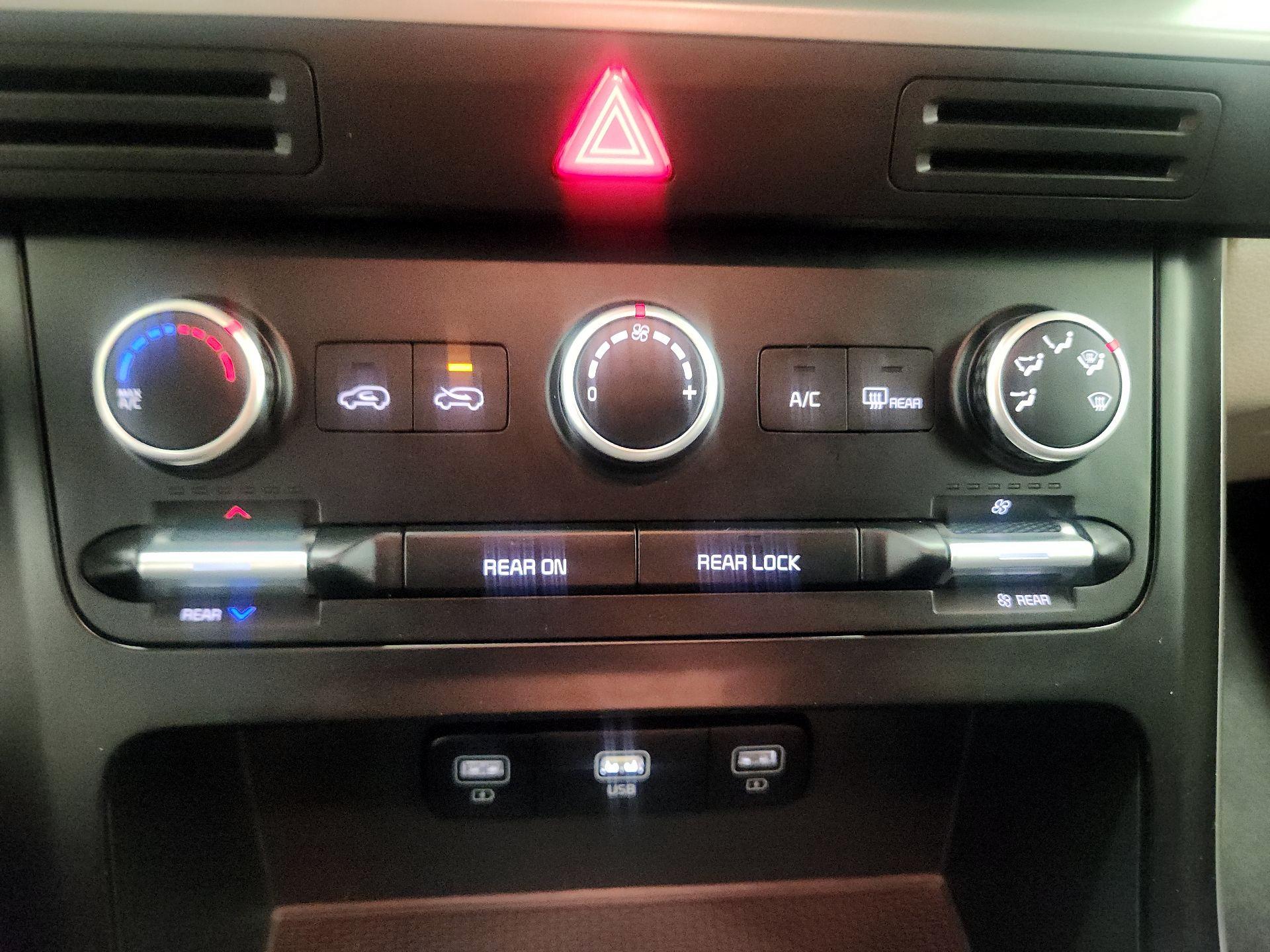 Thumbnail: 2023 Kia Carnival - 16