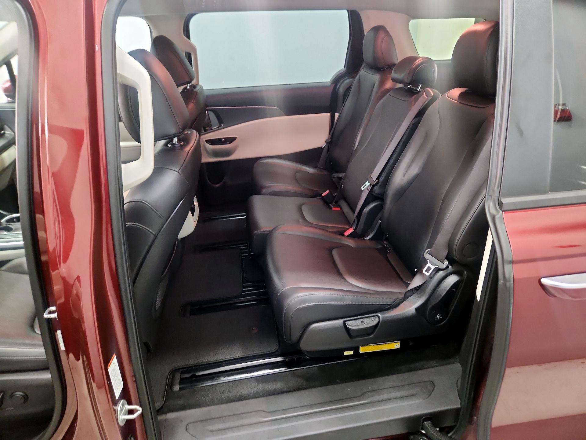 Thumbnail: 2023 Kia Carnival - 19