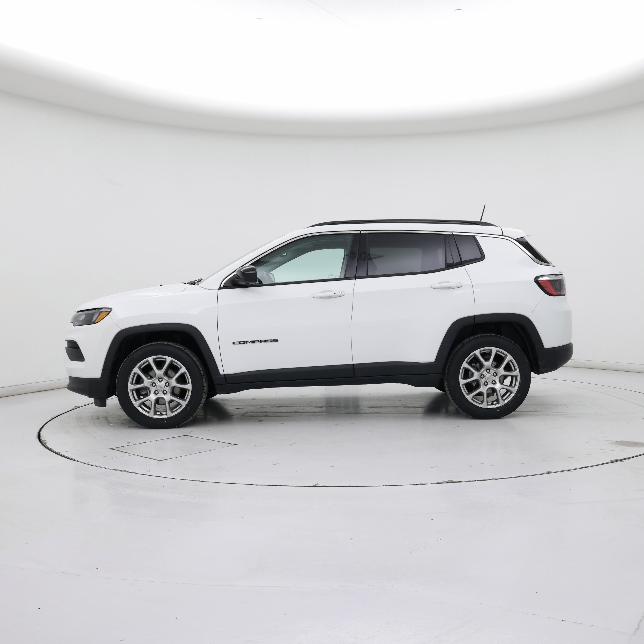 Thumbnail: 2022 Jeep Compass - 3