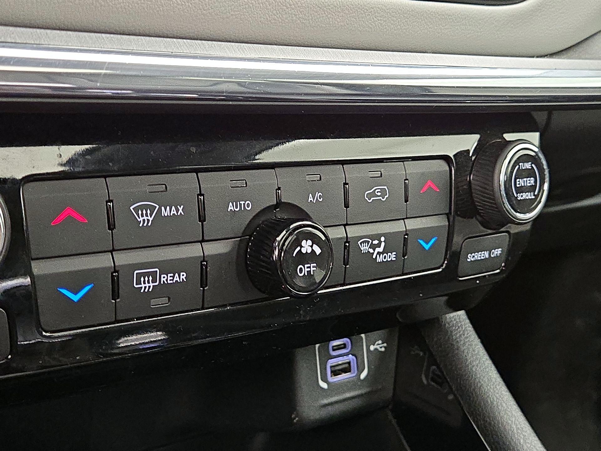 Thumbnail: 2022 Jeep Compass - 16