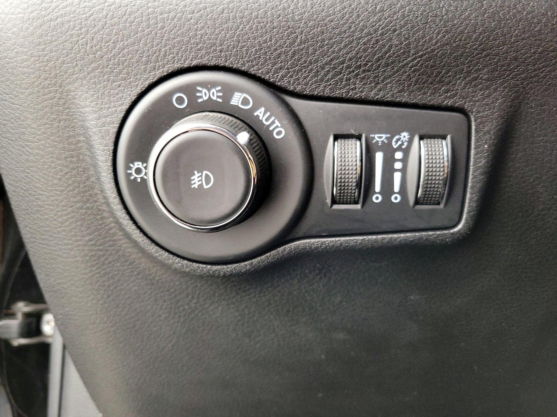 Thumbnail: 2022 Jeep Compass - 13