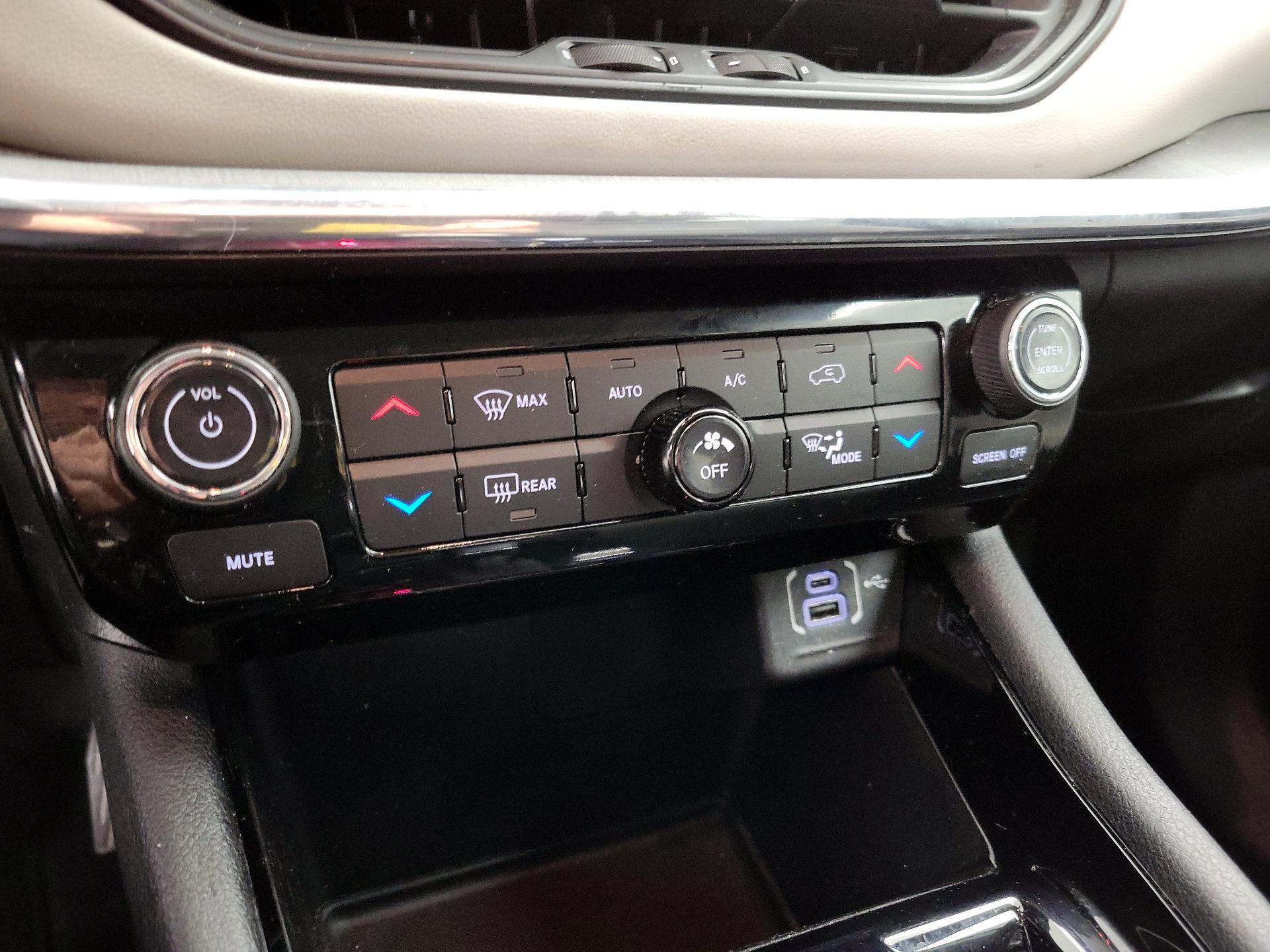 Thumbnail: 2022 Jeep Compass - 16