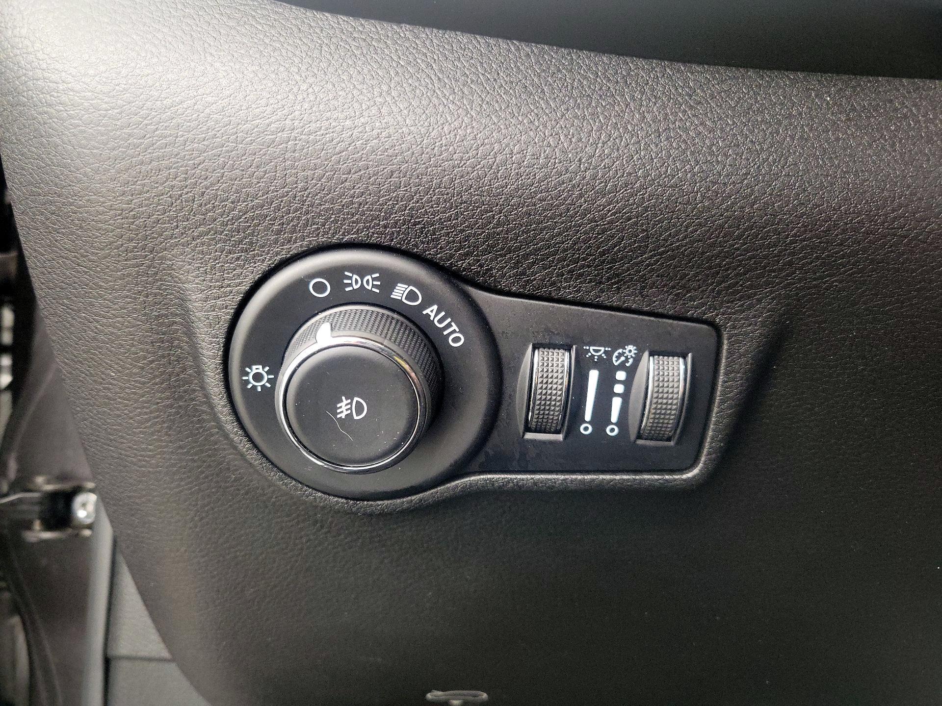 Thumbnail: 2022 Jeep Compass - 13