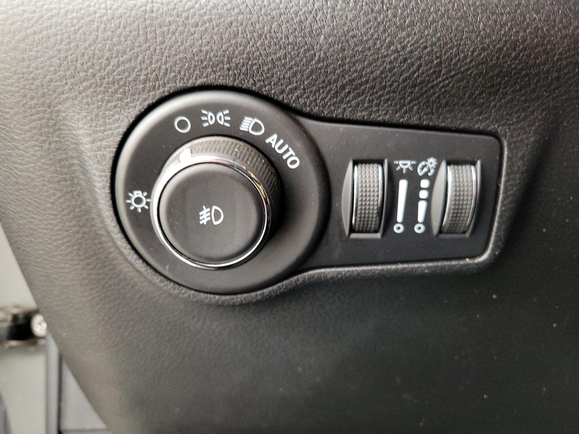 Thumbnail: 2022 Jeep Compass - 13