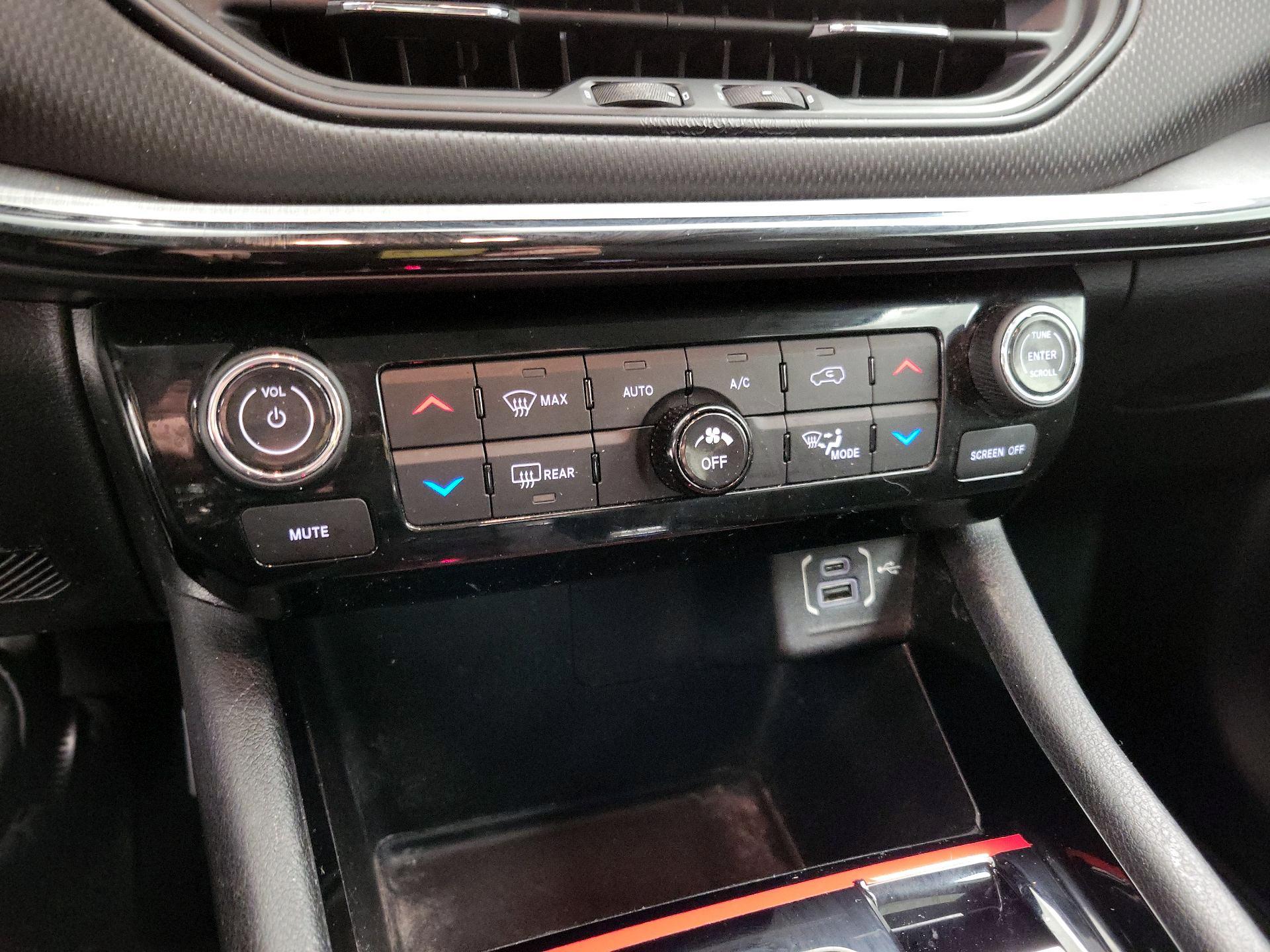 Thumbnail: 2022 Jeep Compass - 16