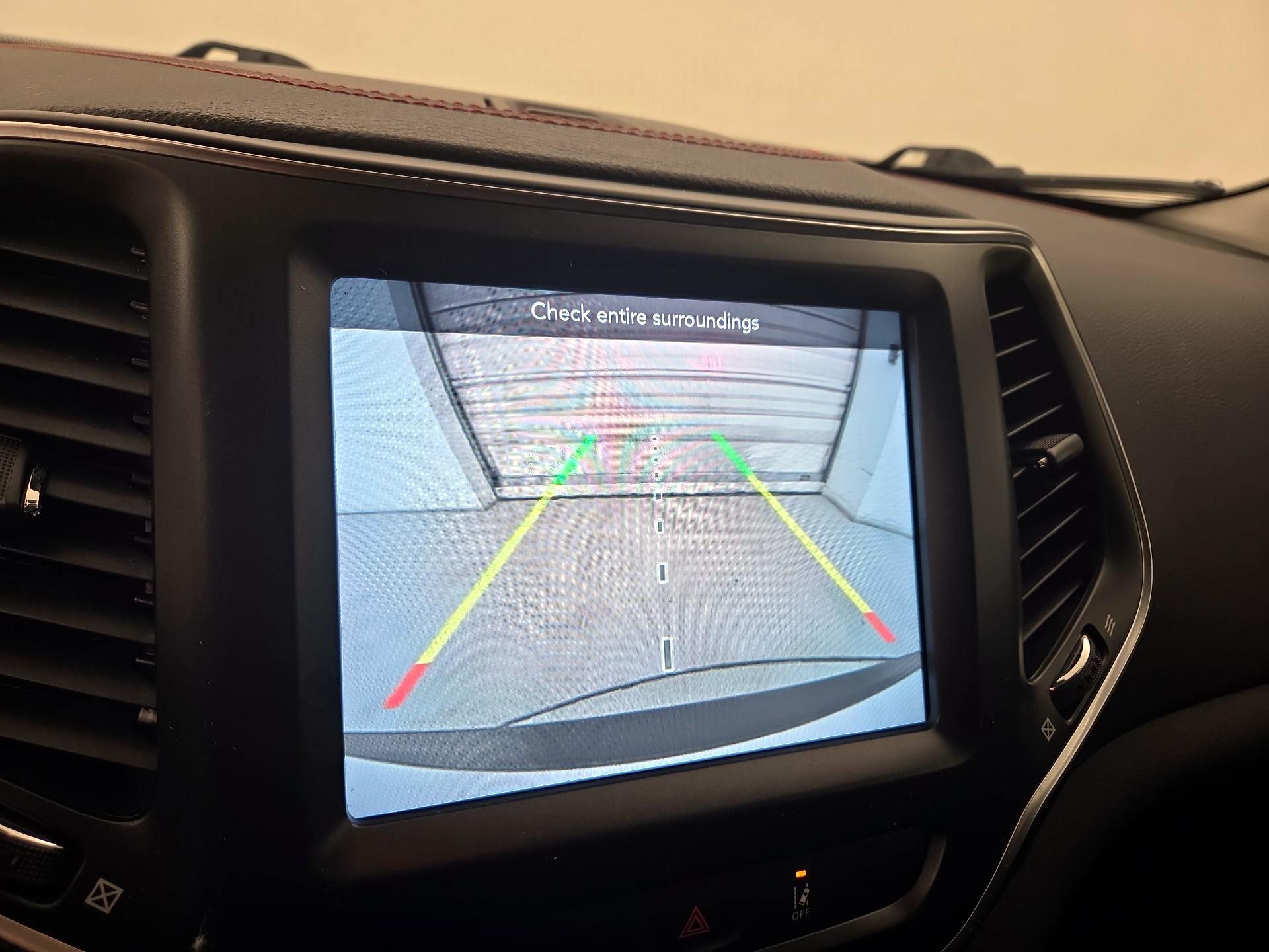 Thumbnail: 2022 Jeep Cherokee - 14